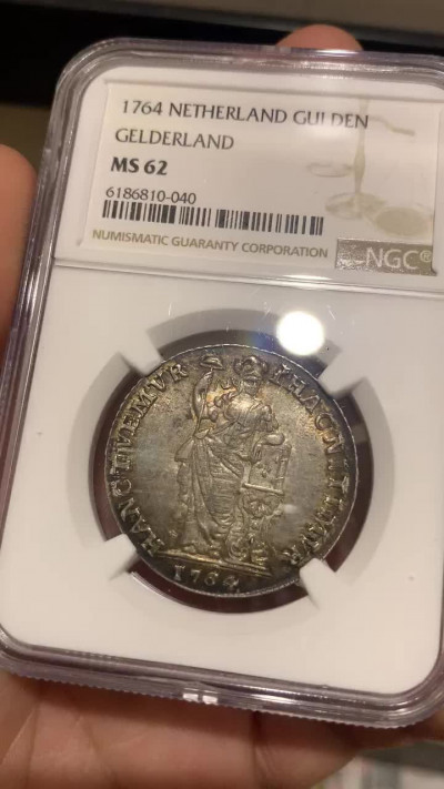 《竞宝斋》钱币微拍-第4场（0佣金包邮） NGC-MS62 荷兰1764年 站人 1盾 酱彩包浆 银币