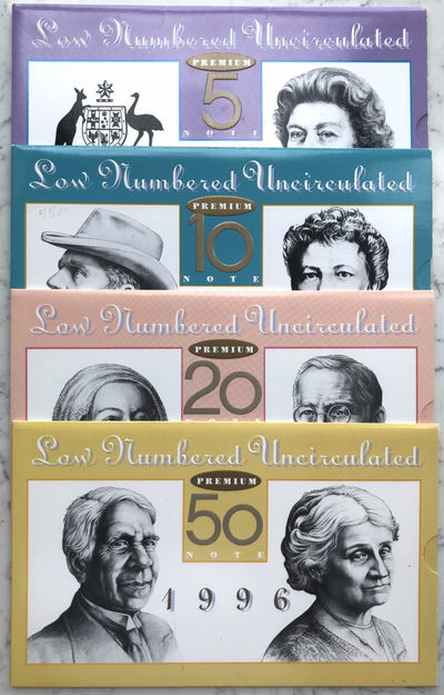世界精品塑料钞专拍场 - 澳大利亚1996年红色AA冠首发5元10元20元50元红字版册装同号码一套UNC（第818号）