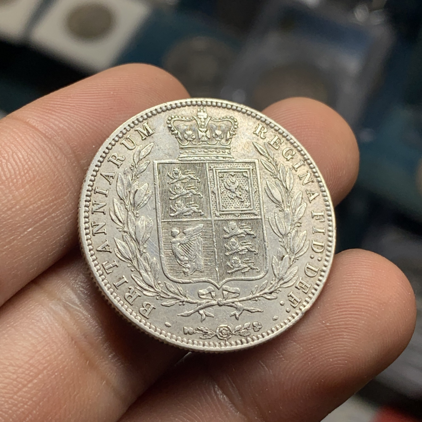 《竞宝斋》钱币微拍-第4场（0佣金包邮） 英国好品维多利亚女王年轻头1874年1/2克朗 银币 银币重量：14 g 直径：32.1 mm