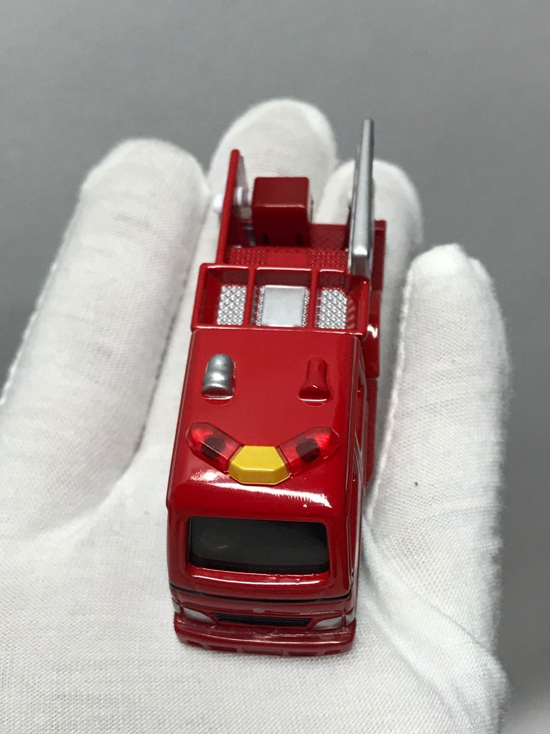 零元拍：多美卡 消防车 车模