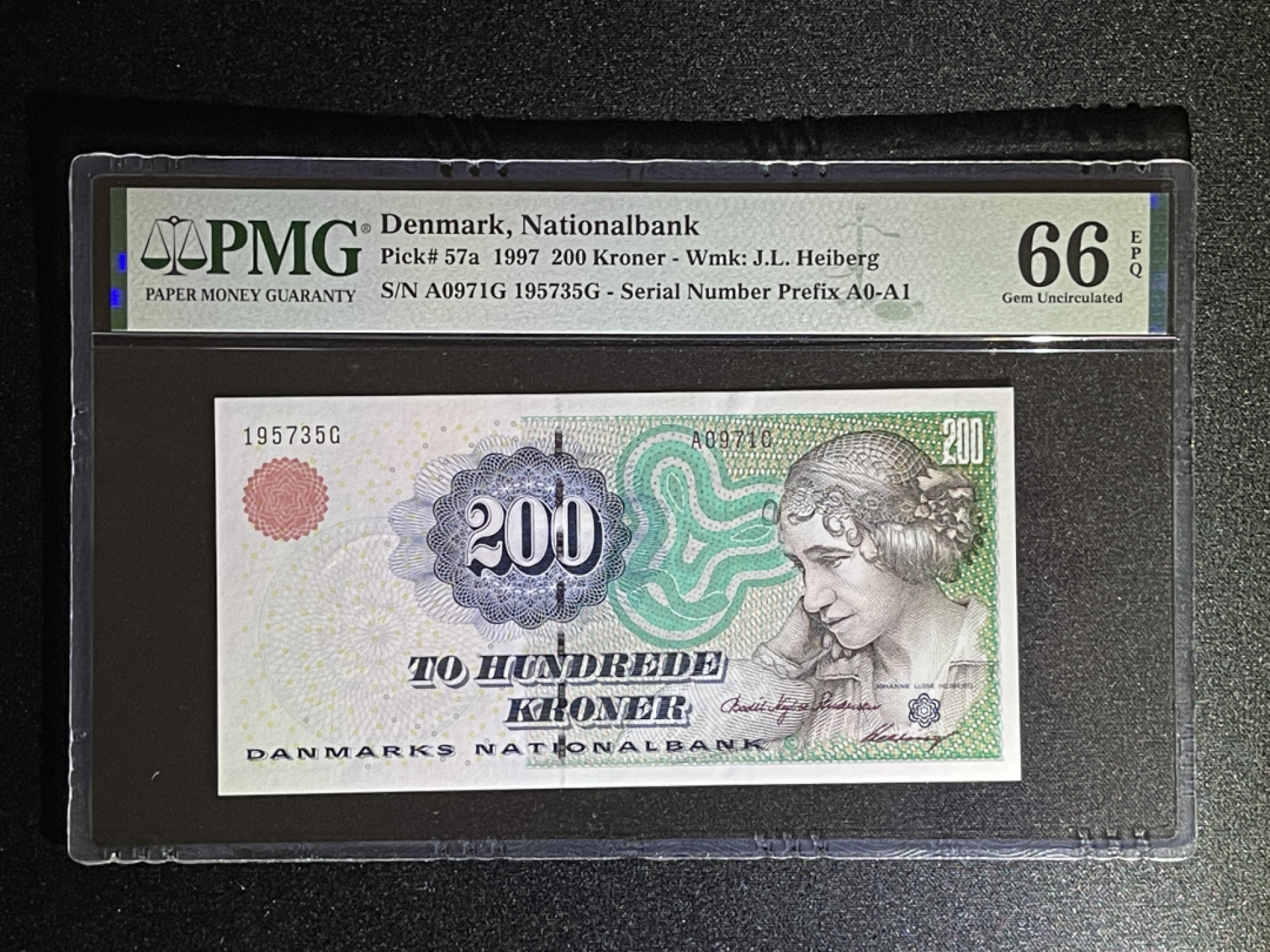 《张总收藏》36期—欧洲精品 丹麦200克朗 PMG66E 浮雕初版 P-57a A0冠 1997年 丹麦戏剧演员海贝尔