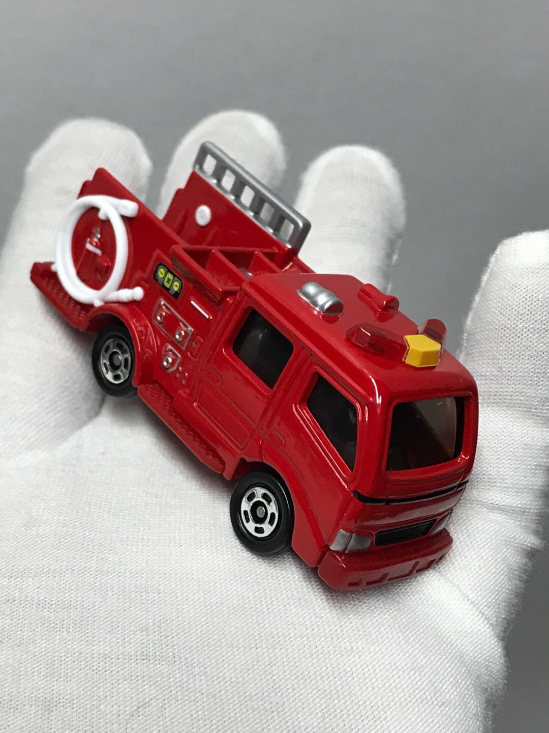 零元拍：多美卡 消防车 车模