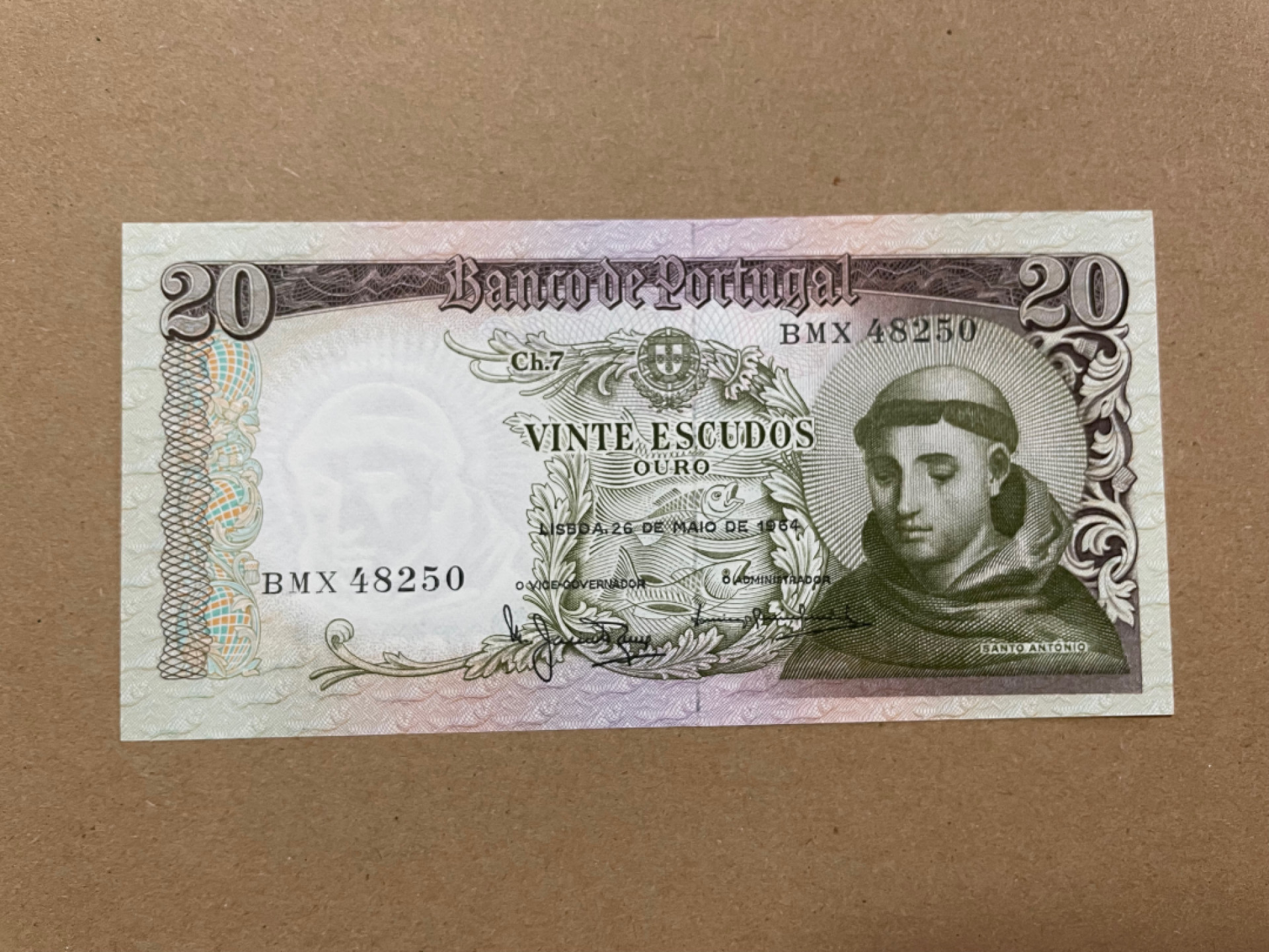 《张总收藏》36期—欧洲精品 葡萄牙20埃斯库多 UNC 1964年
