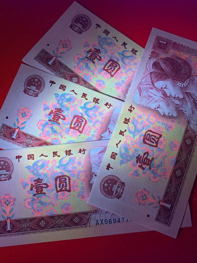  雪地情思拍场：801蓝冠：美评标注（天蓝之星）刀拆绝品，荧光灯下桃花啼血红，非常稀少，以下爱藏金标评级高分，都有图片，带标十，欢迎围观