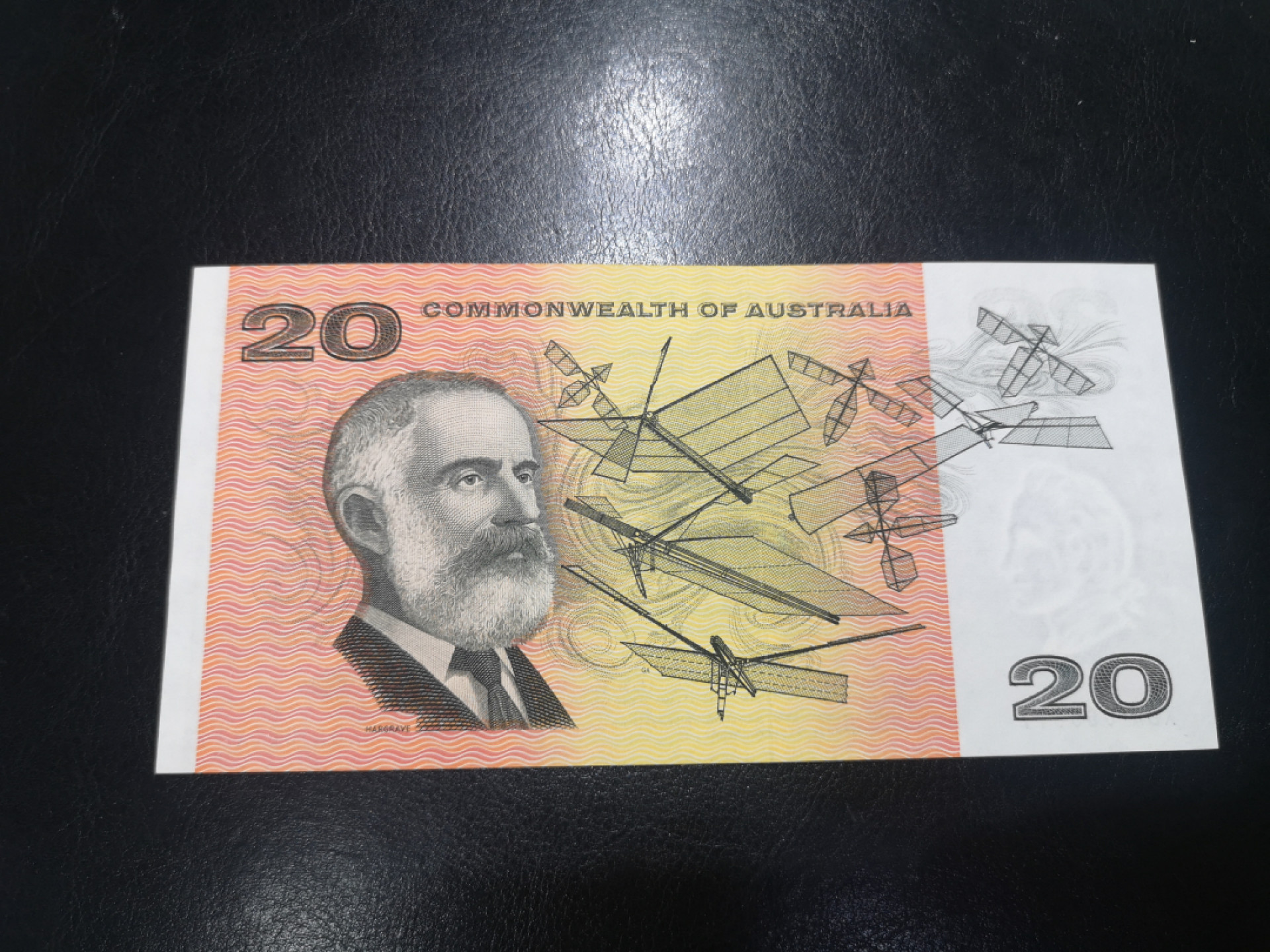 《外钞收藏家》第一百二十八期拍卖 澳大利亚20 近全新 有一个潮癍