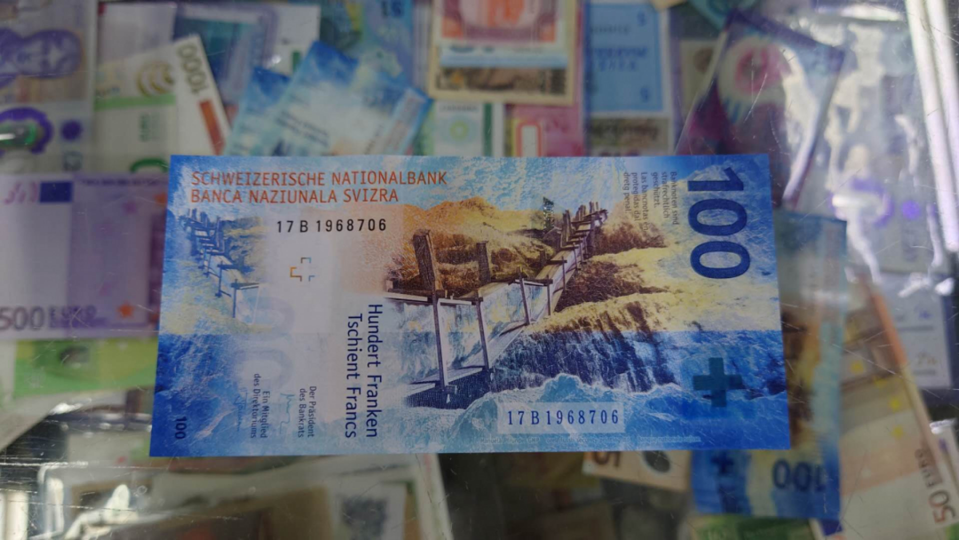 【囧羊收藏】精选微拍第37期暨2021年第28期 各国纸币精选 【一口价已售出，勿出价】2017年瑞士100法郎 全程无4尾号706 全新UNC
