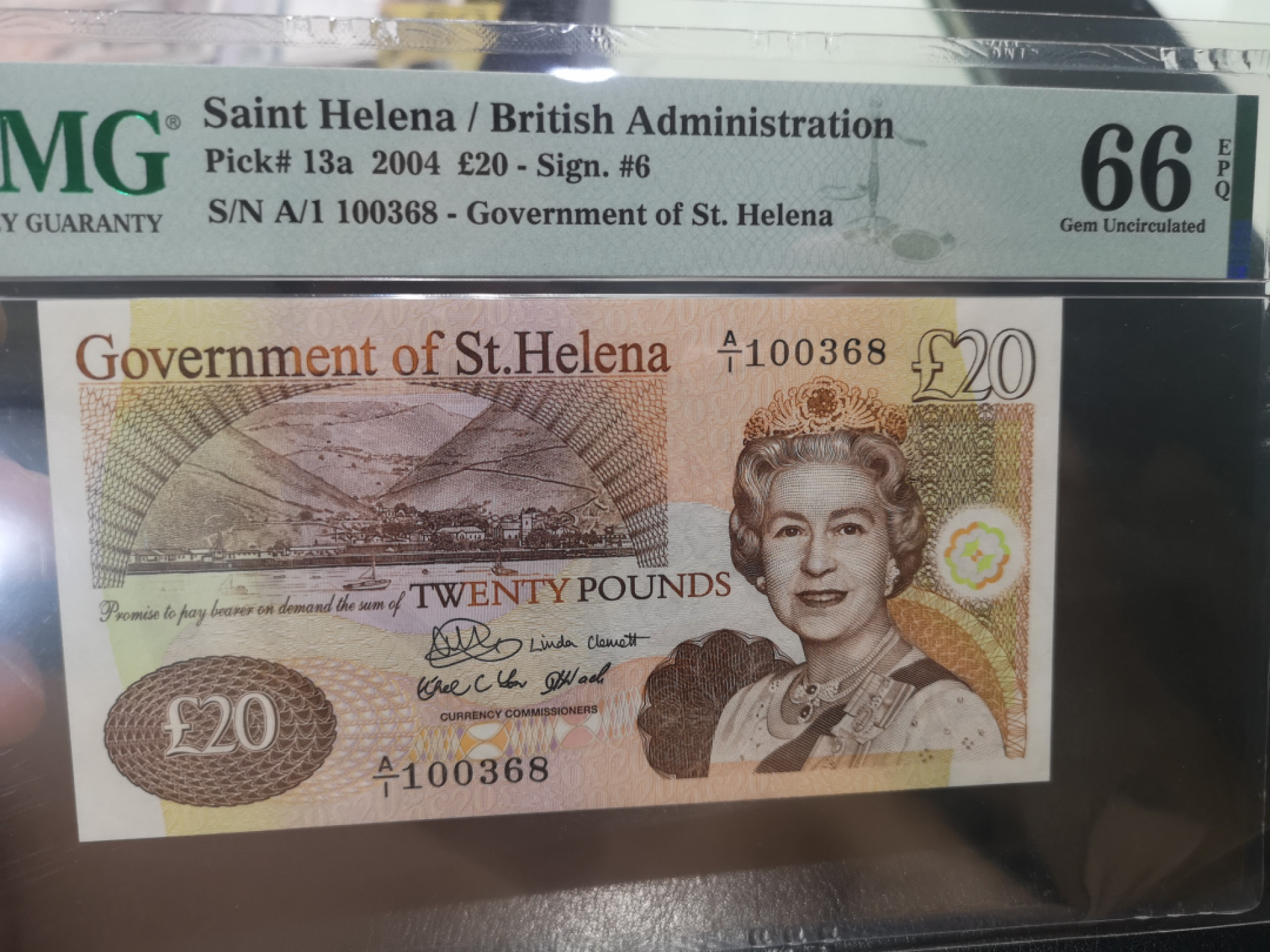 《外钞收藏家》第一百二十八期拍卖 2004年圣赫勒拿岛 20镑 A/1冠 靓号 PMG66