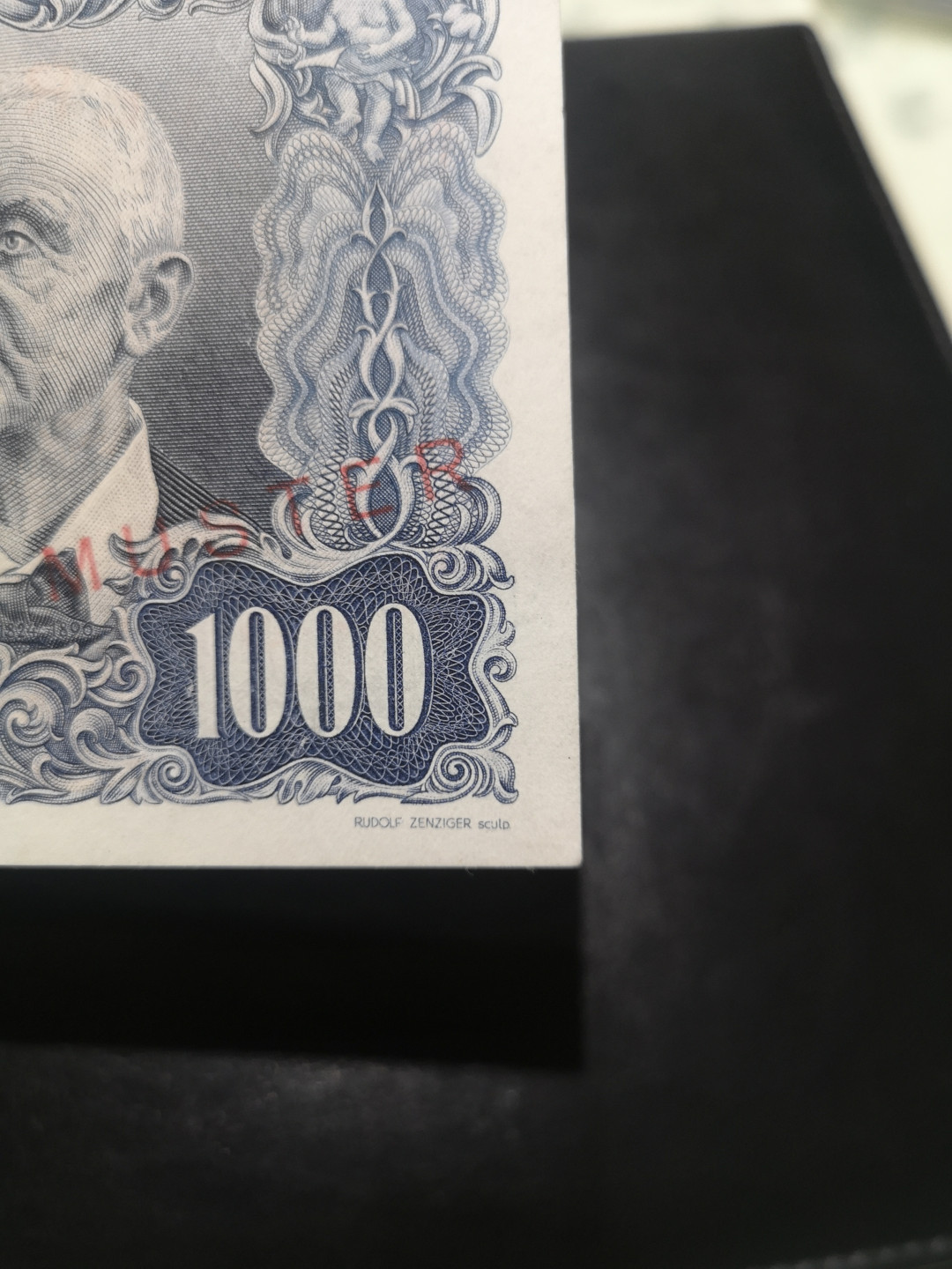 《外钞收藏家》第一百二十八期拍卖 1954年奥地利1000 近全新 无折 有轻微潮 角不是很尖 品相要求高的记得提早和问清楚品相