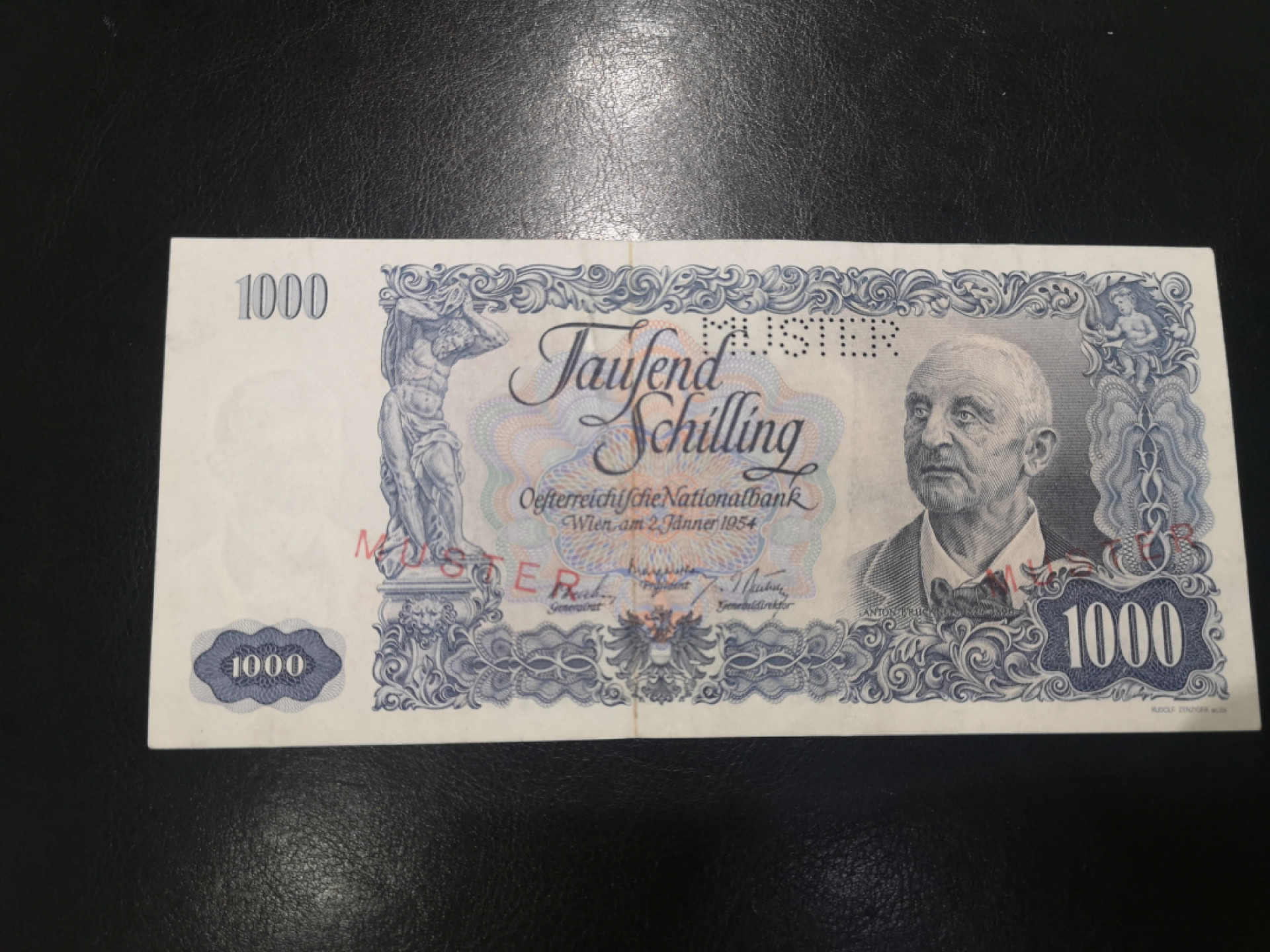 《外钞收藏家》第一百二十八期拍卖 1954年奥地利1000 近全新 无折 有轻微潮 角不是很尖 品相要求高的记得提早和问清楚品相
