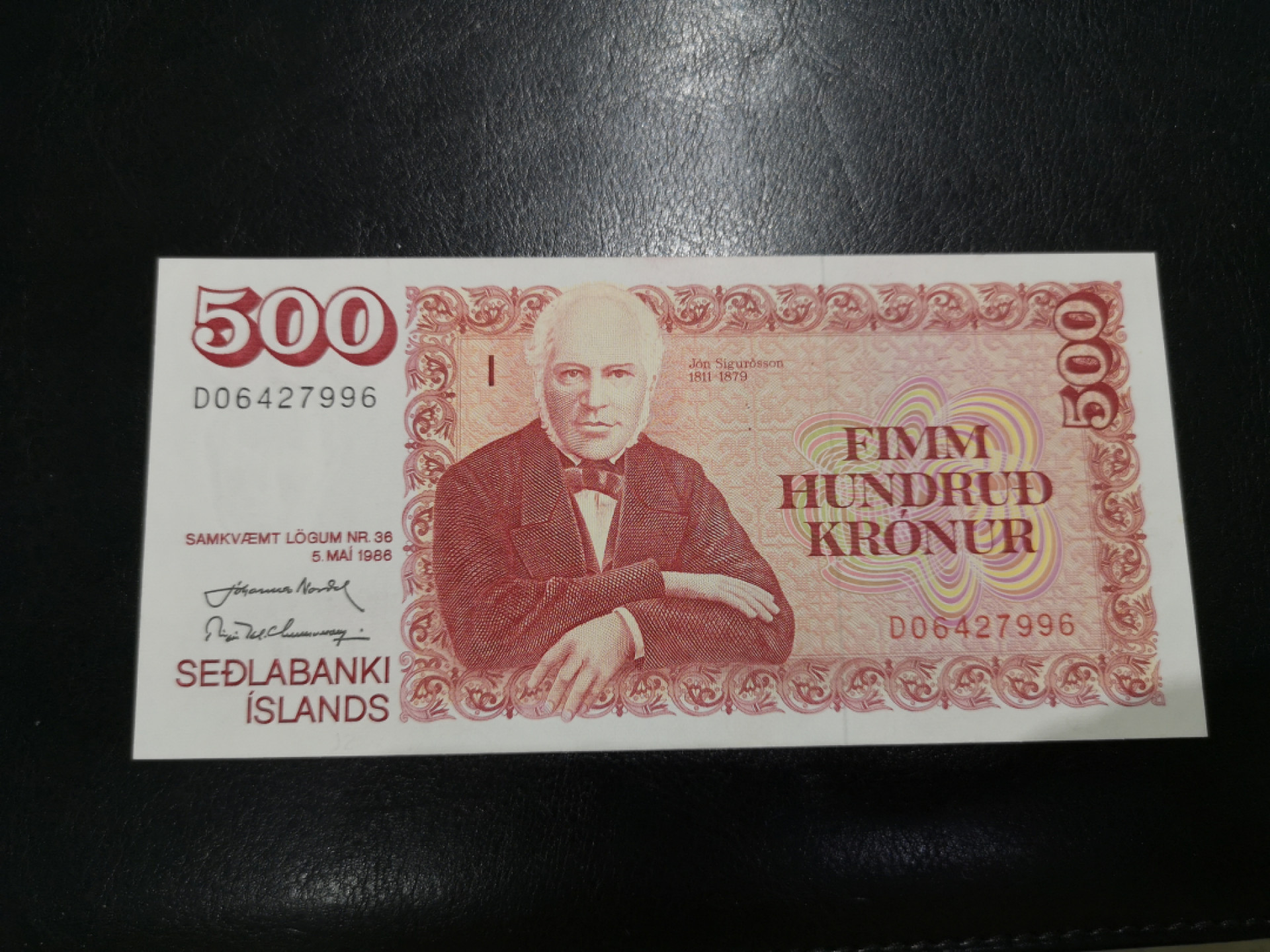 《外钞收藏家》第一百二十八期拍卖 1988年冰岛500克朗 全新 有星星点点潮癍
