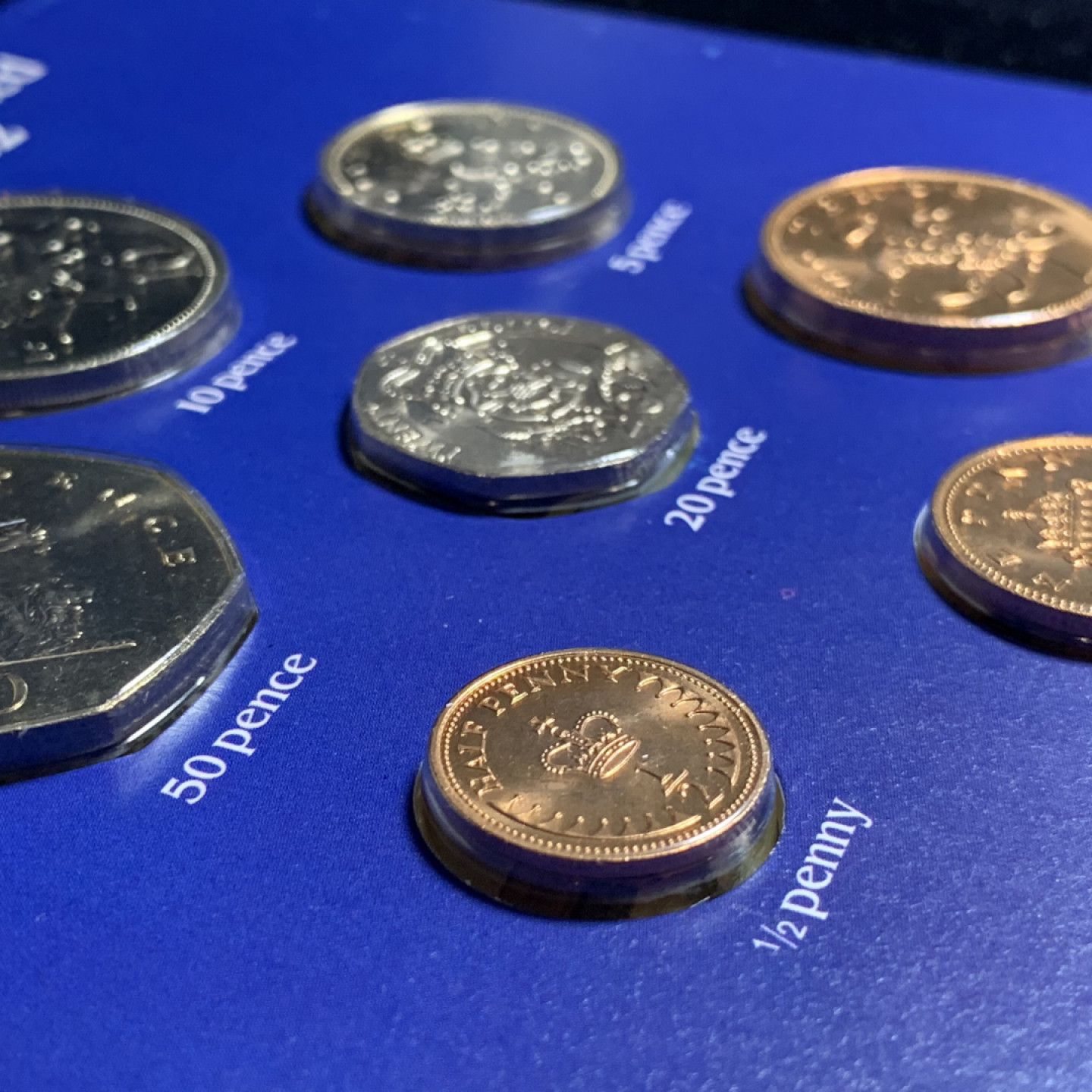 《竞宝斋》钱币微拍-第5场（0佣金包邮） 原装英国 1982年 7枚装卡装精制套币 包装有脱落