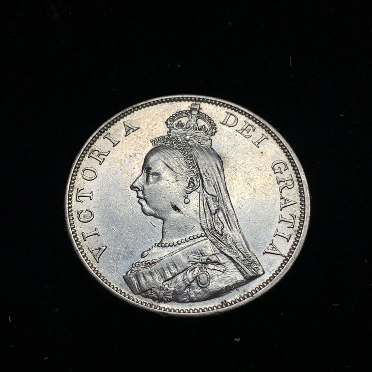 《竞宝斋》钱币微拍-第5场（0佣金包邮） 英国维多利亚女王 1890年 双福林 好品 银币 22.5克，36mm直径