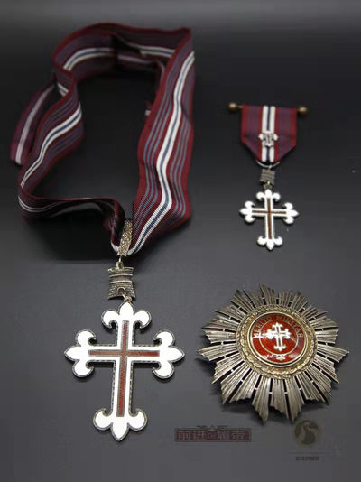 9月份前进的履带第二拍 - 葡萄牙一级战争功勋勋章一套（颈绶、星章、挂章），银质珐琅材质