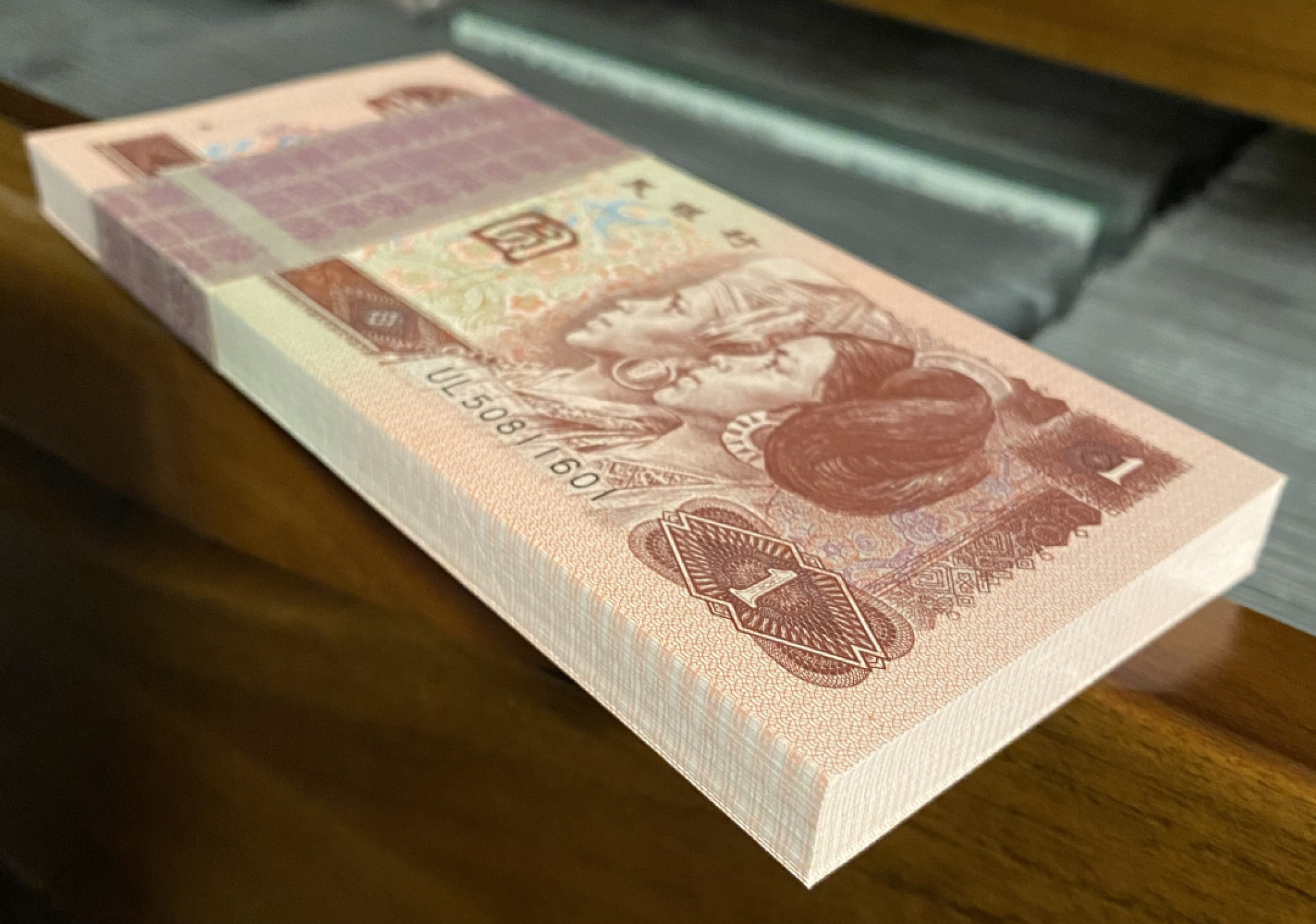 大黄蜂拍卖第21期 961裸币UL50811601百连，绝品无斑