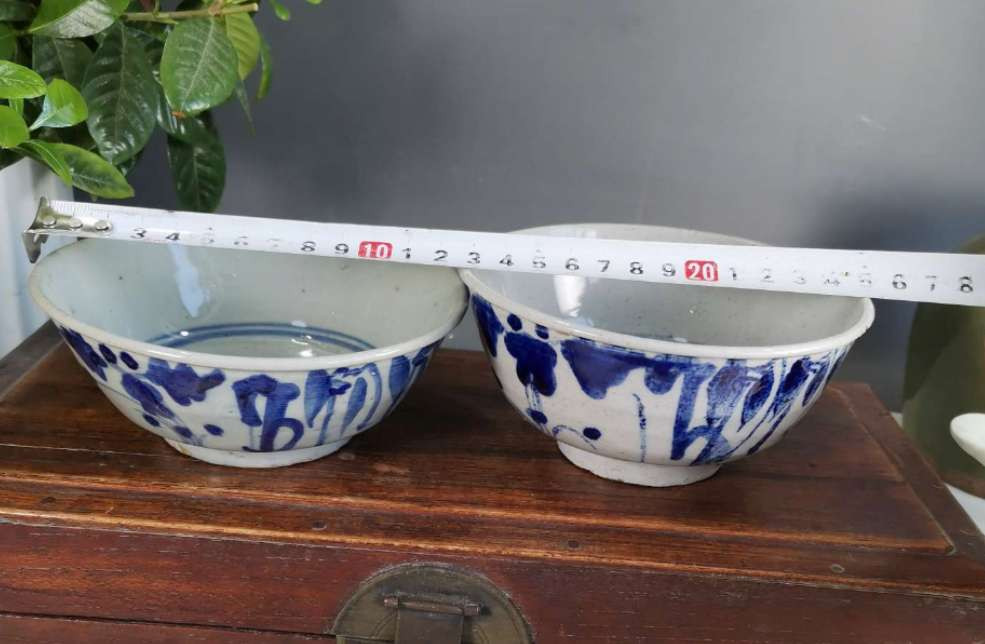 N&C 第十六期: 精品古董文物专场 晚清青花梅竹碗一对 品相如图