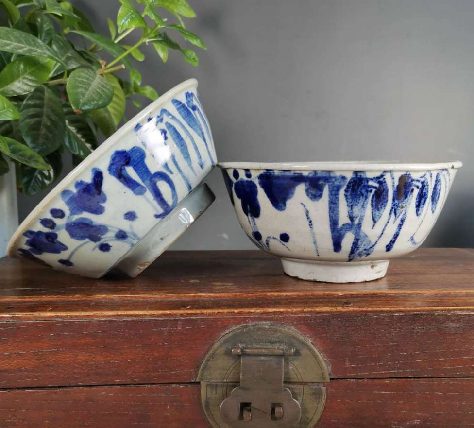 N&C 第十六期: 精品古董文物专场 晚清青花梅竹碗一对 品相如图