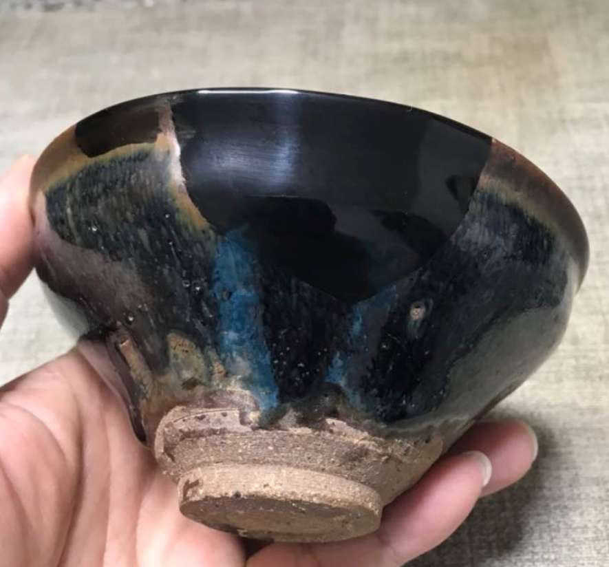 N&C 第十六期: 精品古董文物专场 宋代福清窑蓝毫束口盏，端正，大漆修缮