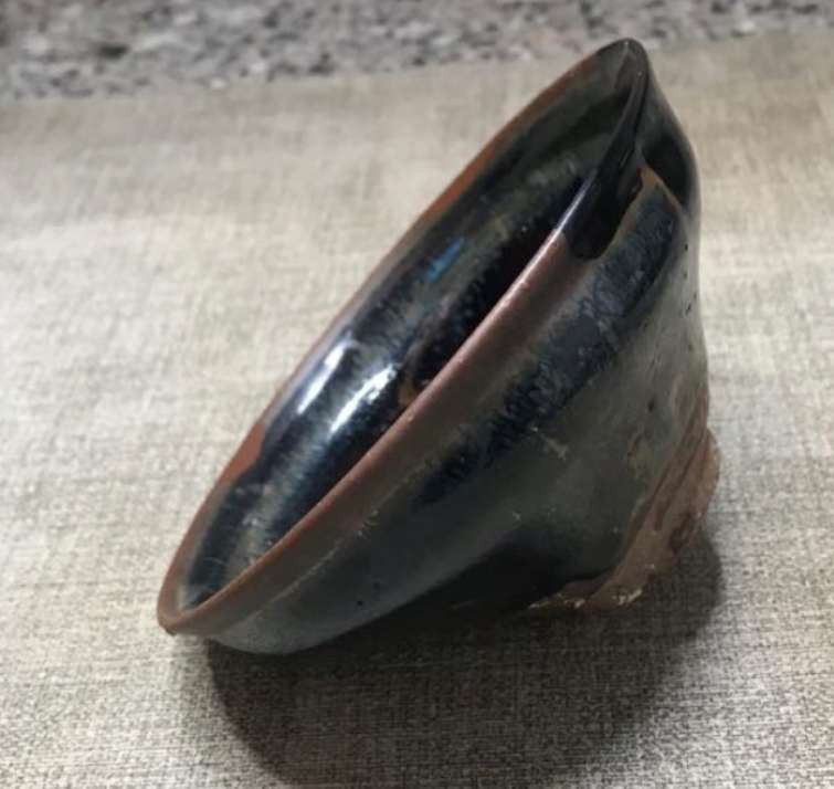 N&C 第十六期: 精品古董文物专场 宋代福清窑蓝毫束口盏，端正，大漆修缮