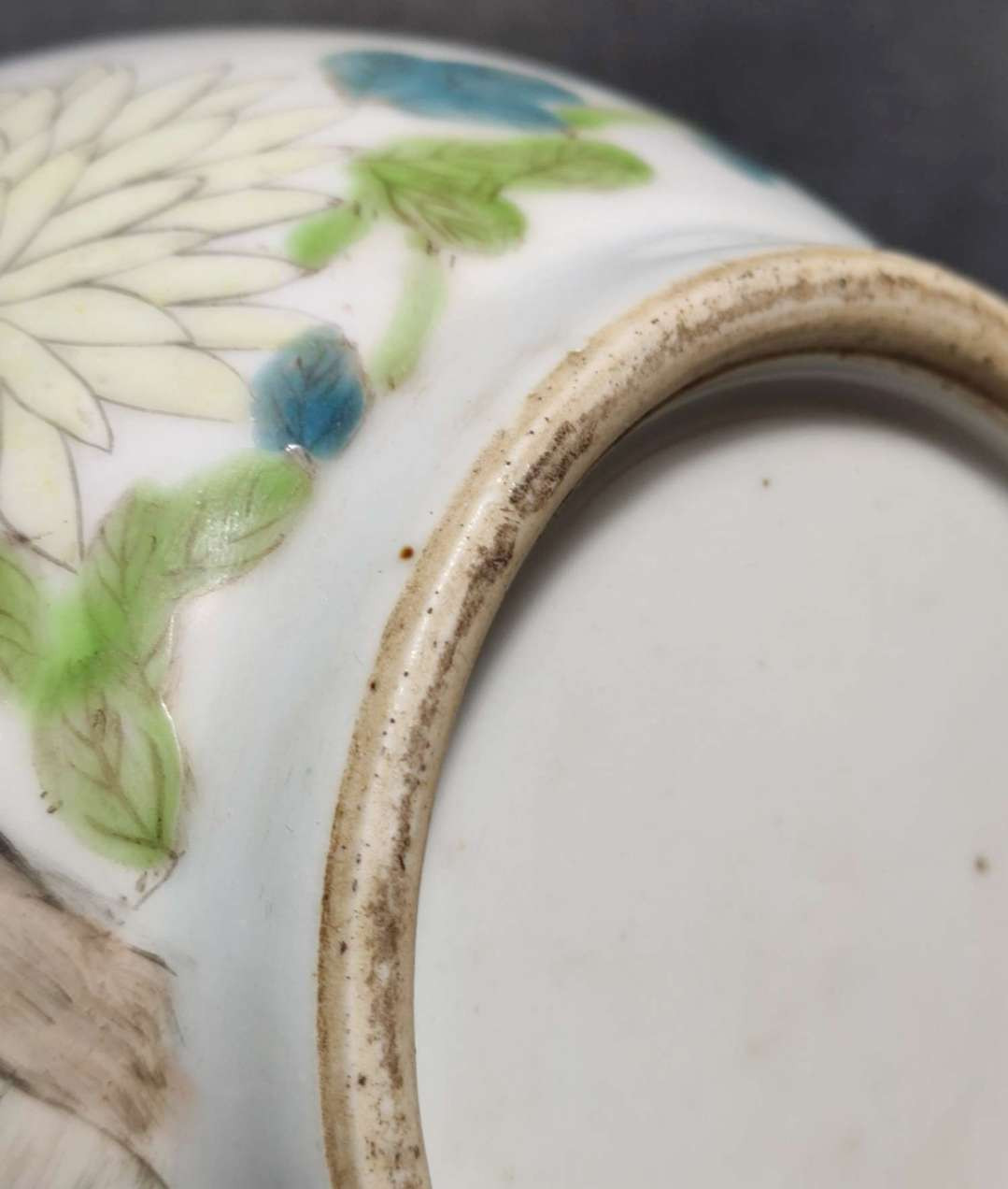 N&C 第十六期: 精品古董文物专场 民国 名家!浅绛彩象耳尊 *高28.5cm。全品。画工精美，包浆自然，瓷质细腻。喜欢的朋友不要错过了。