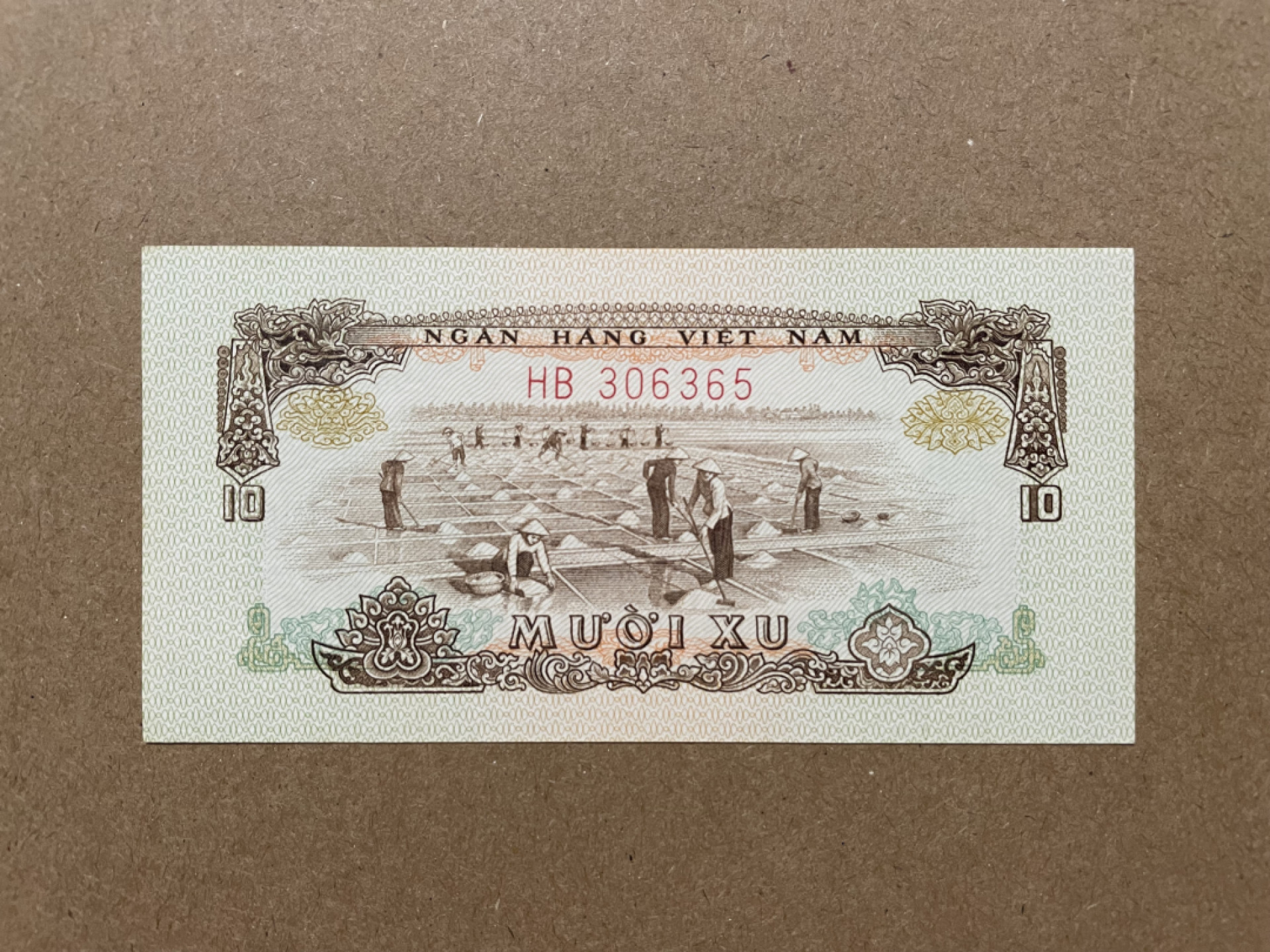 《张总收藏》37期—国庆精品 南越10XU UNC 1966年