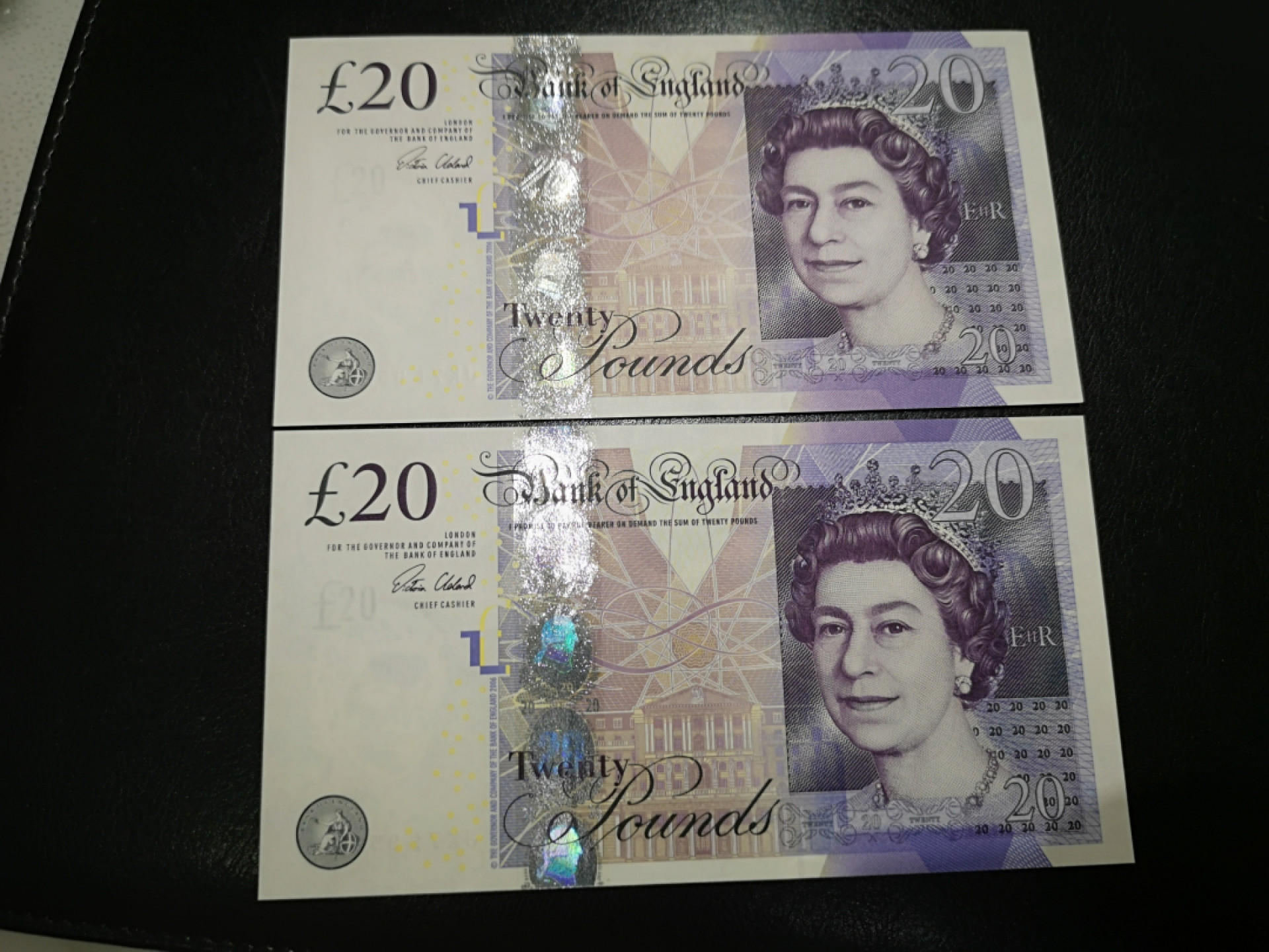 《外钞收藏家》第一百三十期拍卖 F序列20镑 两张一起 全新UNC