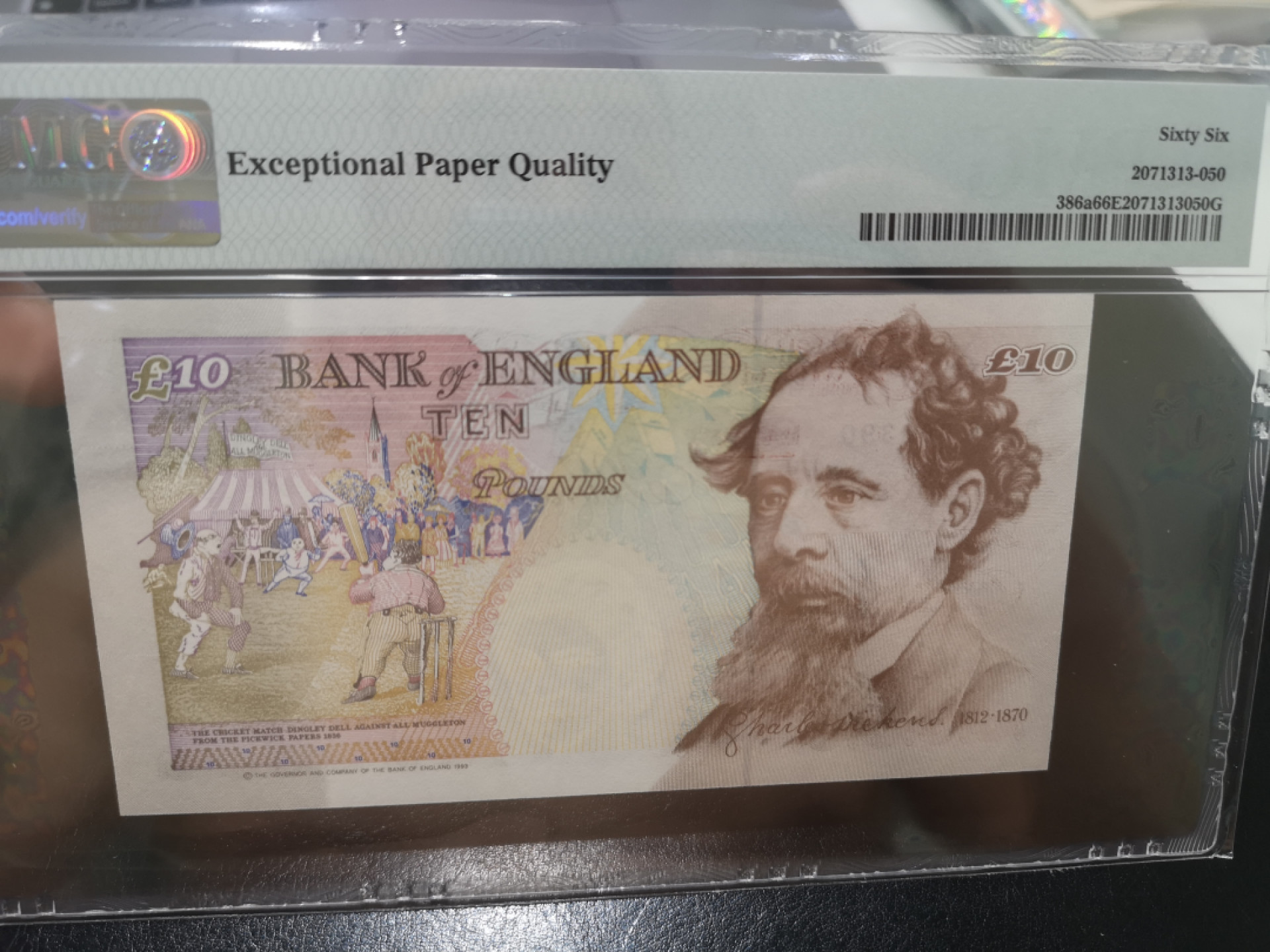 《外钞收藏家》第一百三十期拍卖 1993年英国E序列10镑 PMG66 和上一张是全同号