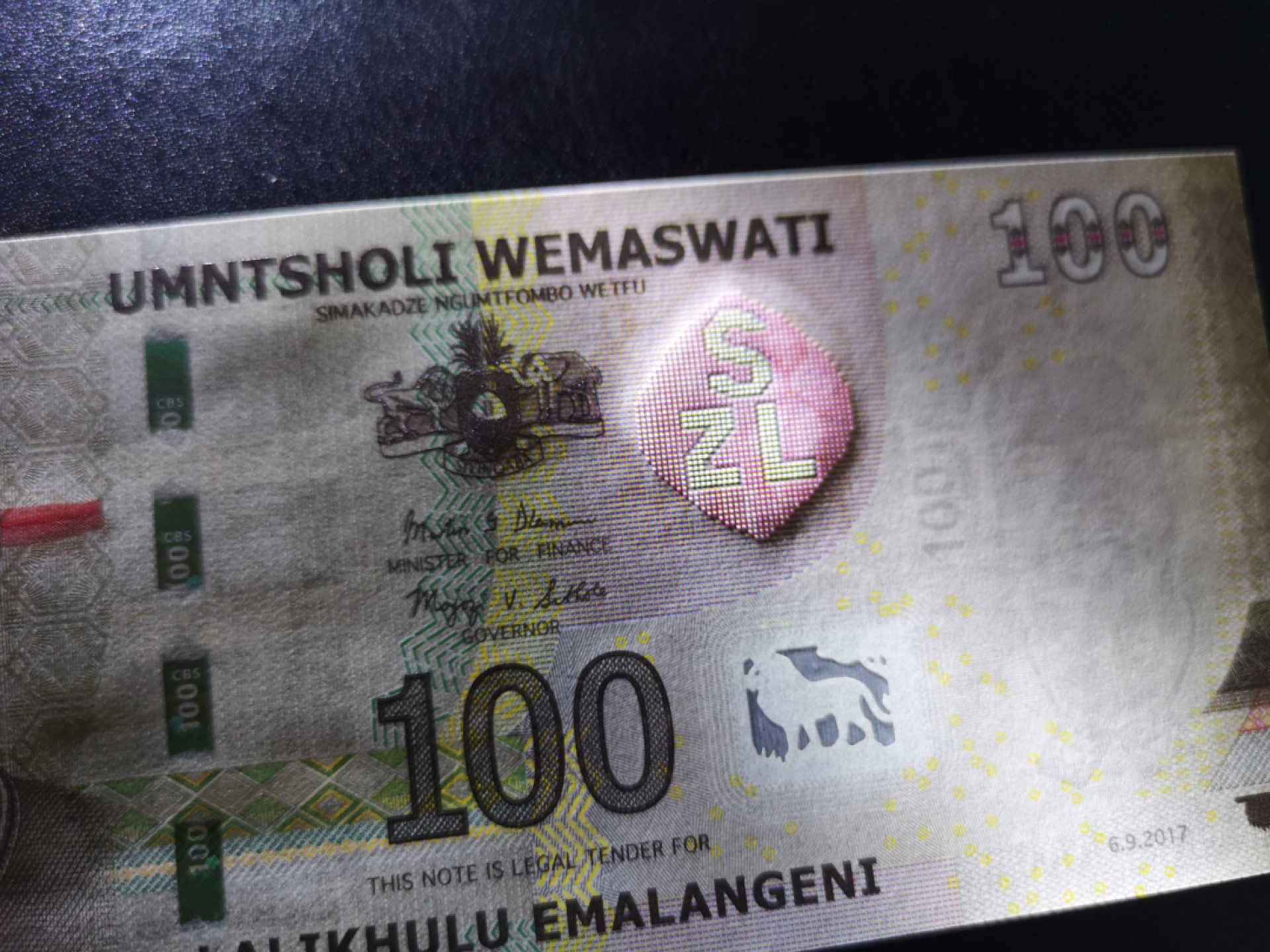 《外钞收藏家》第一百三十期拍卖 2017年斯威士兰100 AA冠 全新UNC