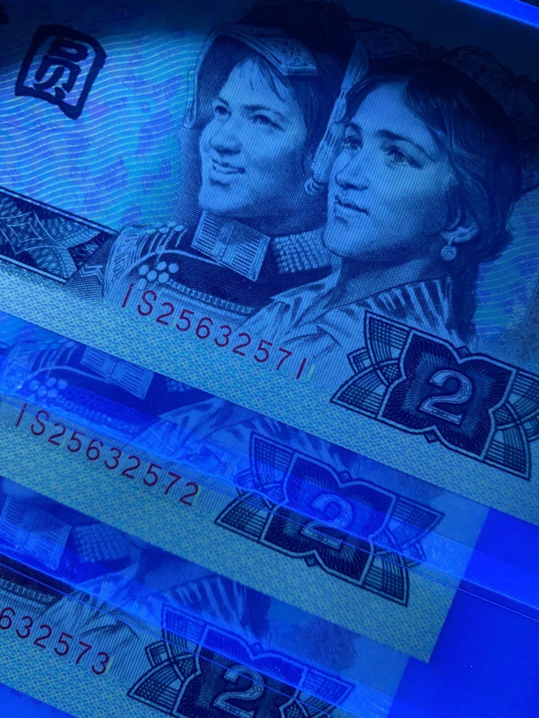 大黄蜂拍卖第22期 802绿钻IS25632571标十，67分同分