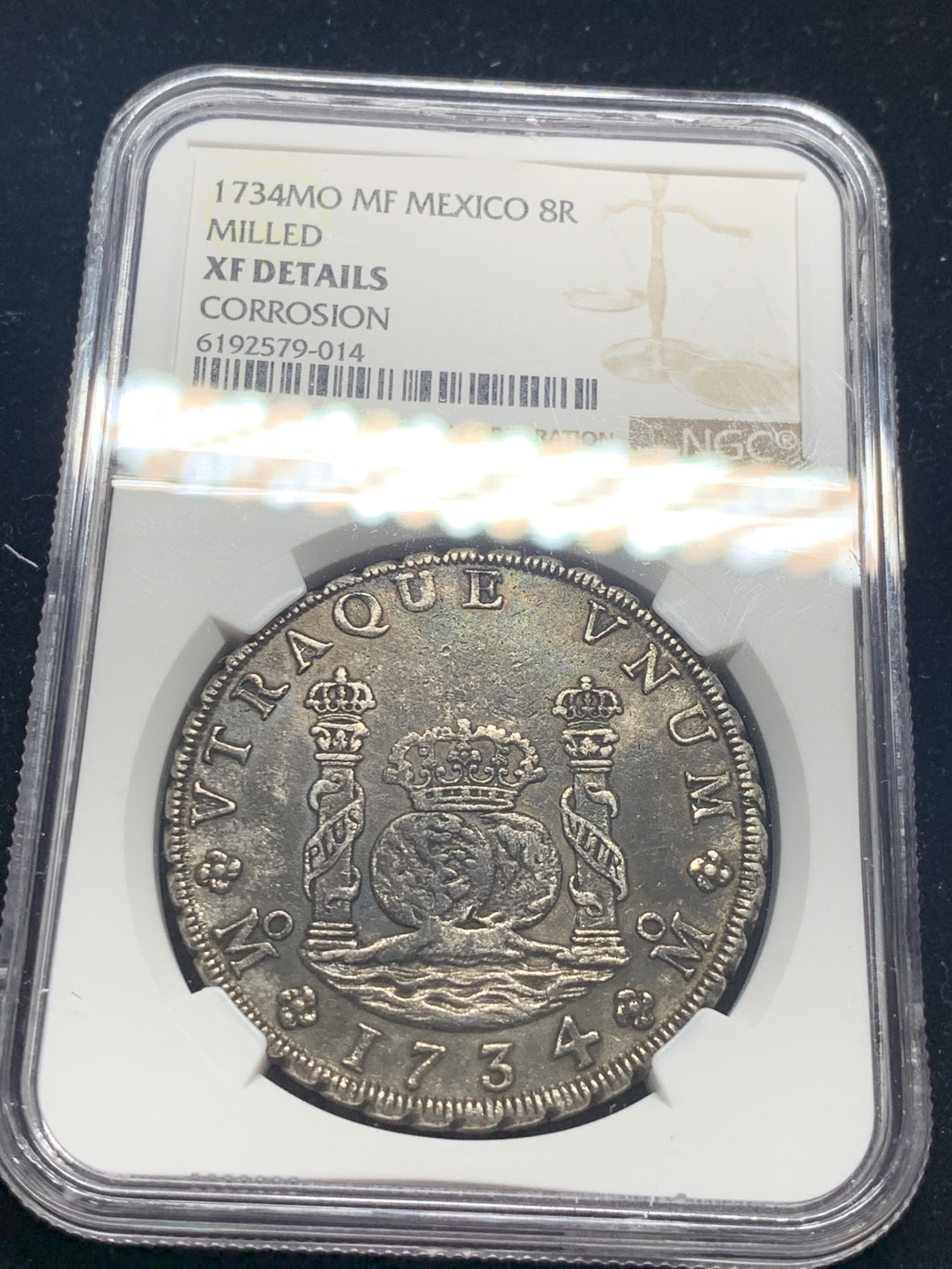 《竞宝斋》钱币微拍-第7场（不限金额顺丰包邮） NGC XF 墨西哥 1734年 菲利普五世地球双柱 8R 大银币 黑包浆老洗 早期稀少年份细节还是很好的