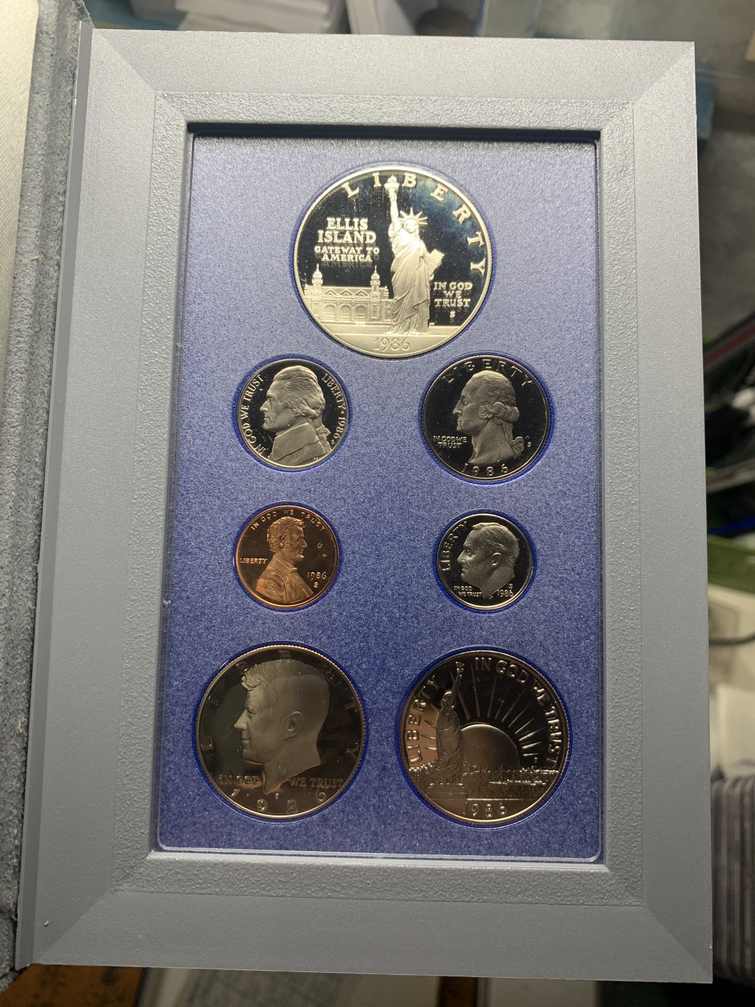 《竞宝斋》钱币微拍-第7场（不限金额顺丰包邮） 美国 1986年 7枚套 自由女神 精制套币 原盒证书 最大为银币 非常完美