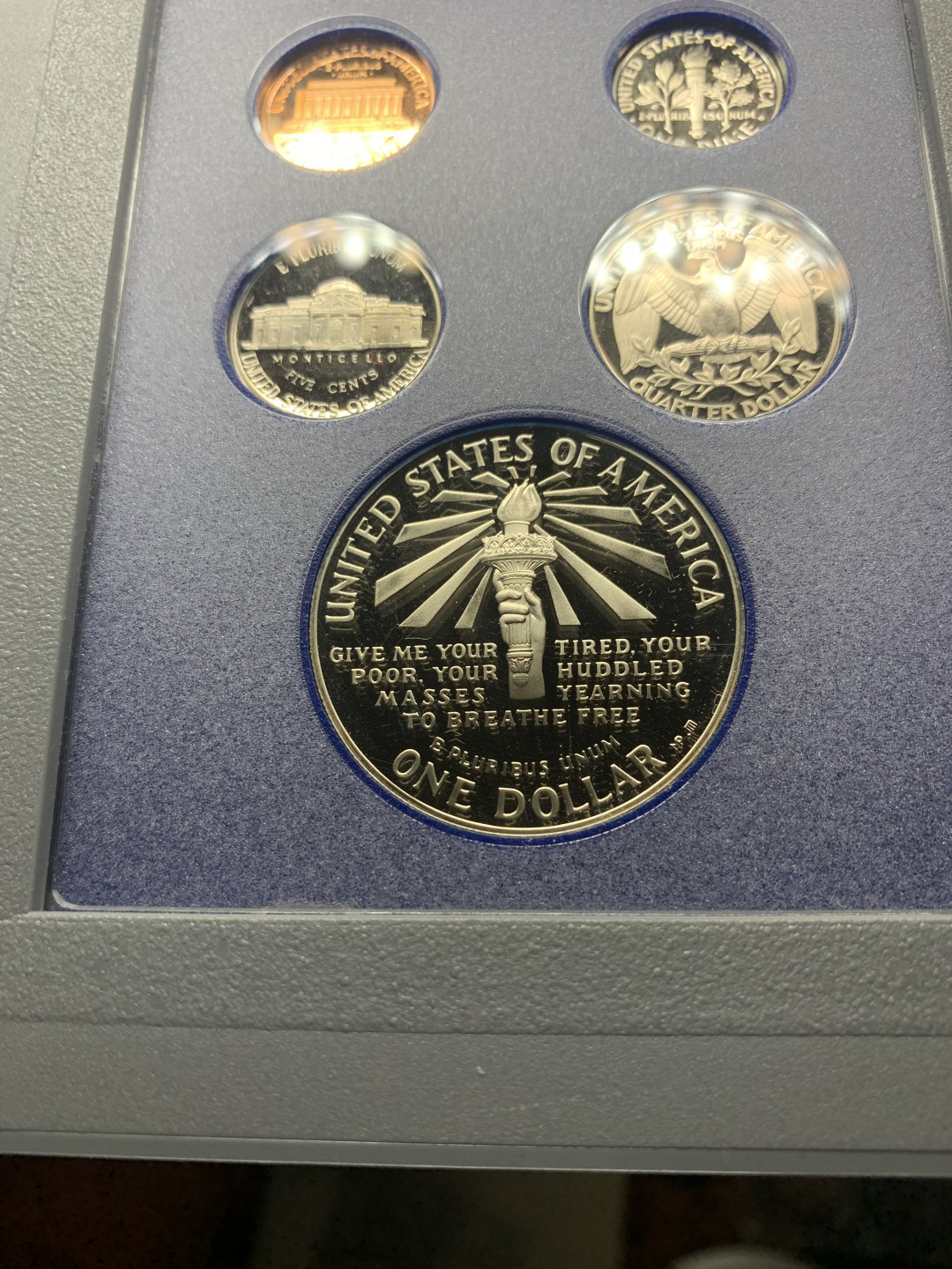 《竞宝斋》钱币微拍-第7场（不限金额顺丰包邮） 美国 1986年 7枚套 自由女神 精制套币 原盒证书 最大为银币 非常完美