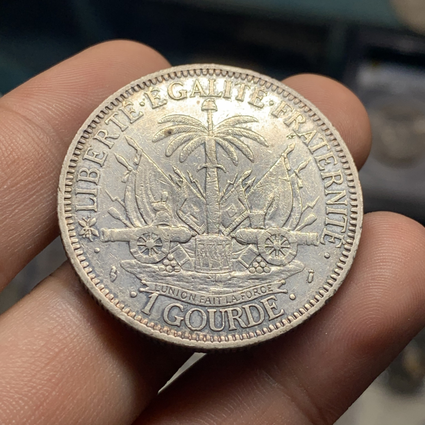 《竞宝斋》钱币微拍-第7场（不限金额顺丰包邮） 好品相 海地 1882年 1古德 自由女神大银币 24.9g，37.6mm