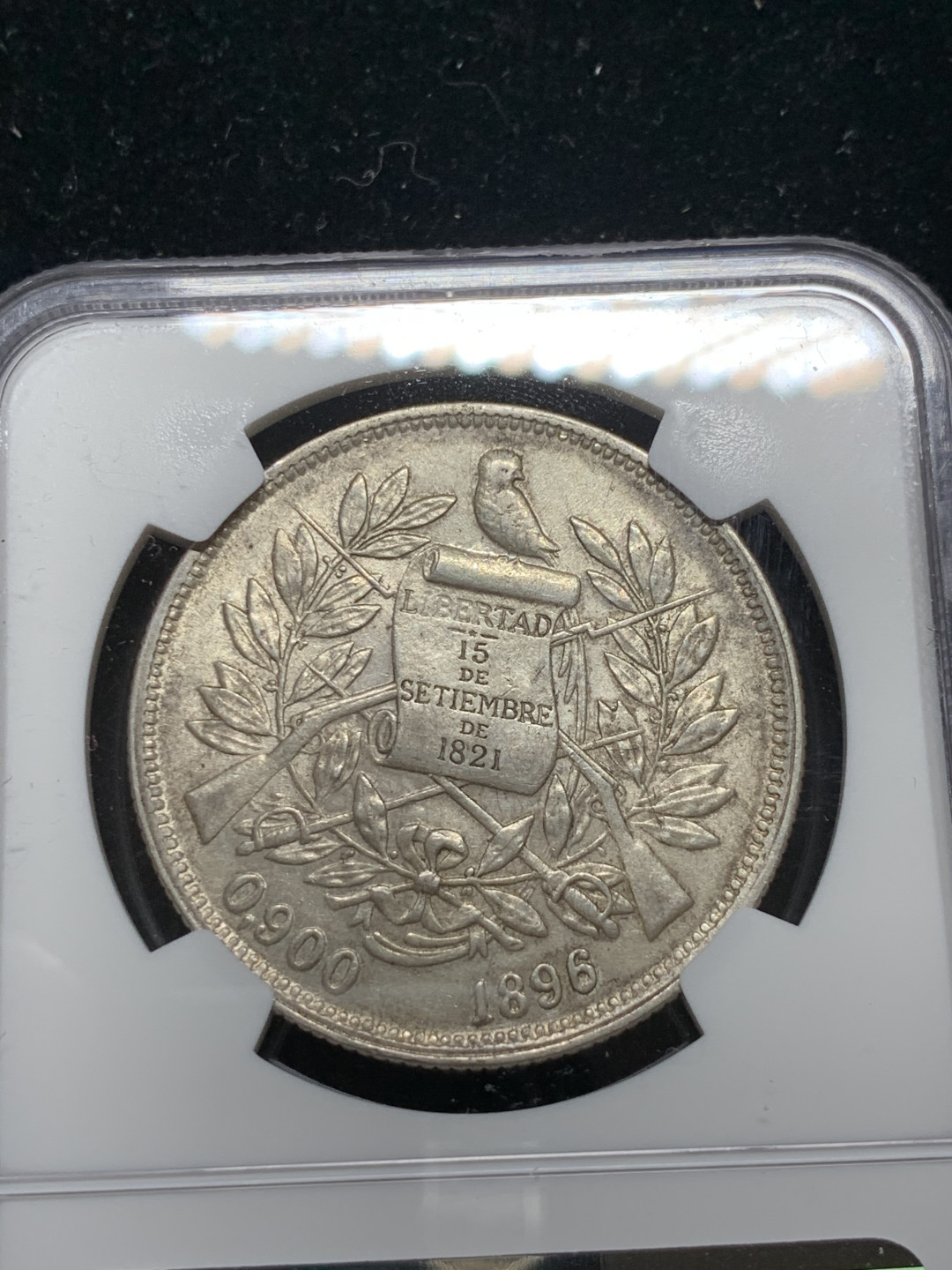 《竞宝斋》钱币微拍-第7场（不限金额顺丰包邮） NGC AU58 危地马拉 1896年 坐人拿花 1比索 原味大银币 南美货现在都大热