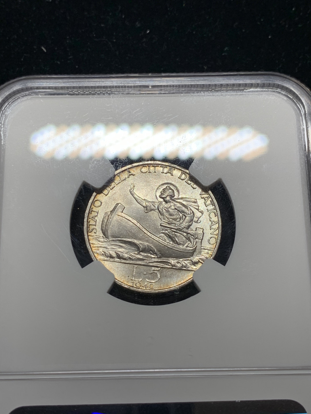 《竞宝斋》钱币微拍-第7场（不限金额顺丰包邮） NGC MS64 梵蒂冈 1940年 教皇小船 5里拉 原光 银币 淡彩包浆很漂亮