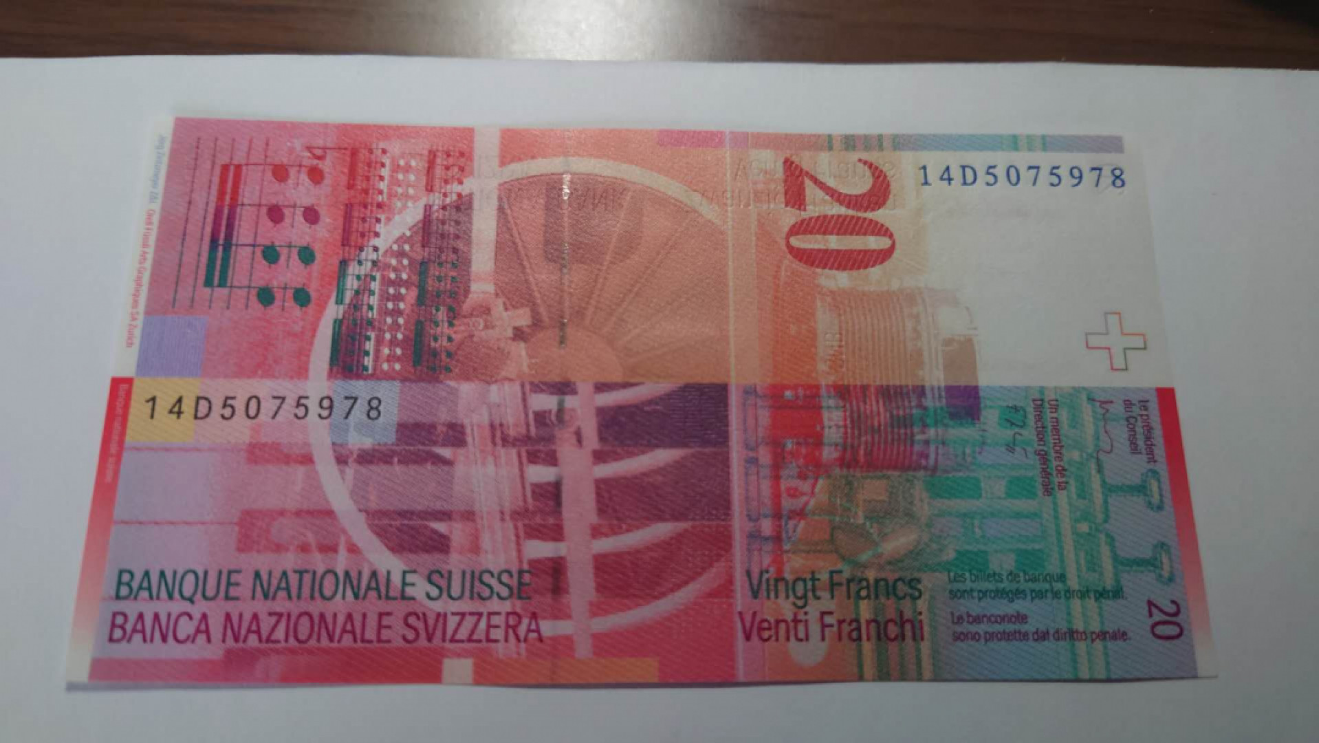 今晚八点半【囧羊收藏】精选微拍第38期暨2021年第二十九期 评级裸钞混合场 2014年瑞士20法郎 人像版 全新UNC无4号码尾号78