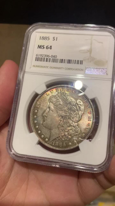 《竞宝斋》钱币微拍-第7场（不限金额顺丰包邮） NGC MS64 美国 1885年 摩根一元 经典的五彩包浆