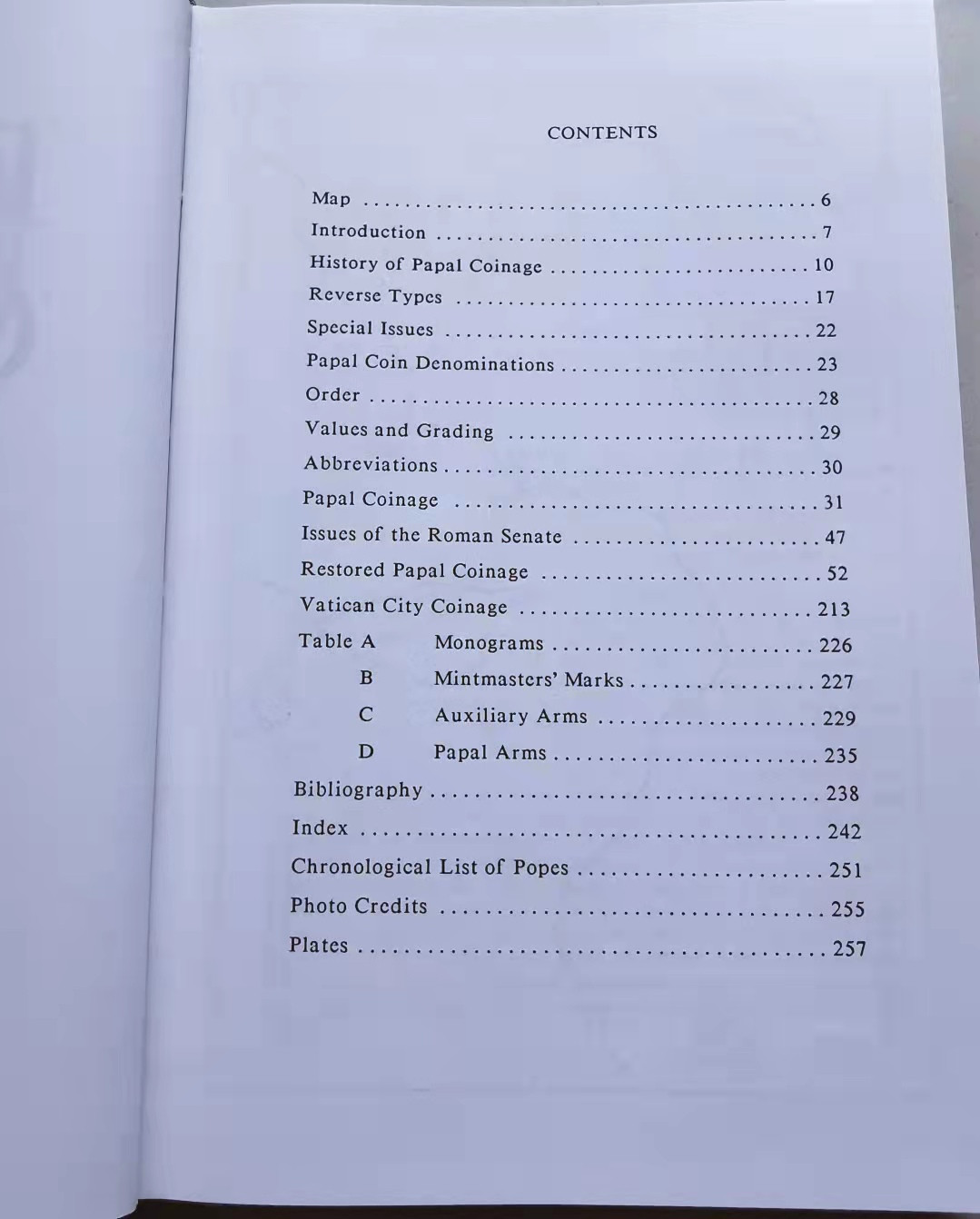 凡希社世界钱币微拍第一百七十二期 经典！作者亲笔签名版 教皇国钱币目录 布面精装无封套 九品 附录币图77页