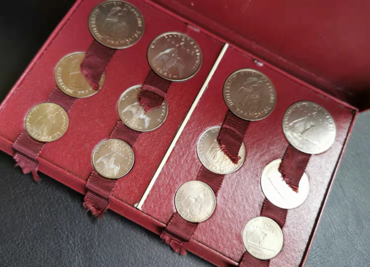 凡希社世界钱币微拍第一百七十二期 荐！法属新喀里多尼亚与大洋洲凹版样币12枚套原盒品相完美！