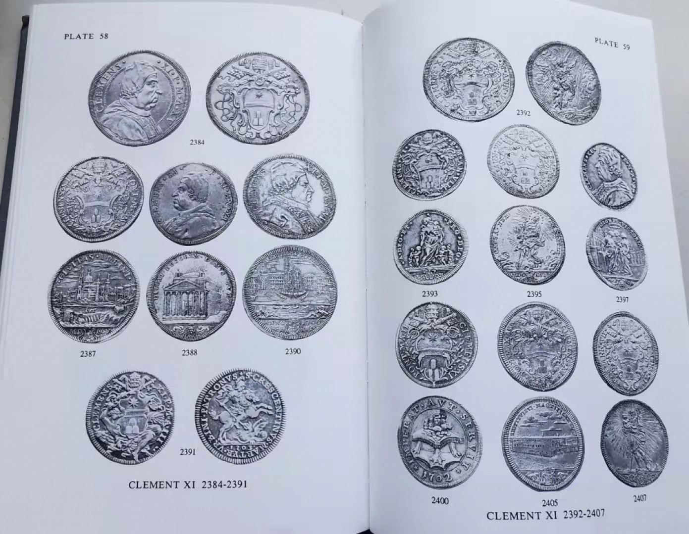 凡希社世界钱币微拍第一百七十二期 经典！作者亲笔签名版 教皇国钱币目录 布面精装无封套 九品 附录币图77页