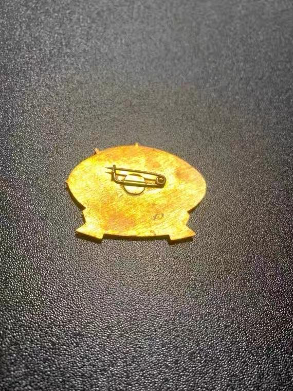 顺兴典藏奖章专拍场 苏联证章，苏联列宁号潜艇20周年证章，铜质珐琅，状态AU