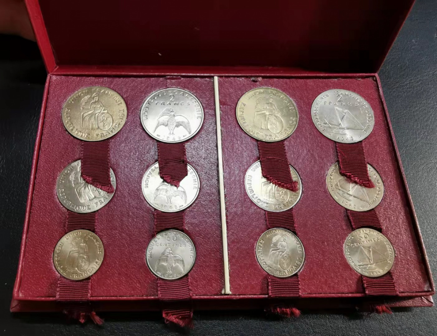 凡希社世界钱币微拍第一百七十二期 荐！法属新喀里多尼亚与大洋洲凹版样币12枚套原盒品相完美！