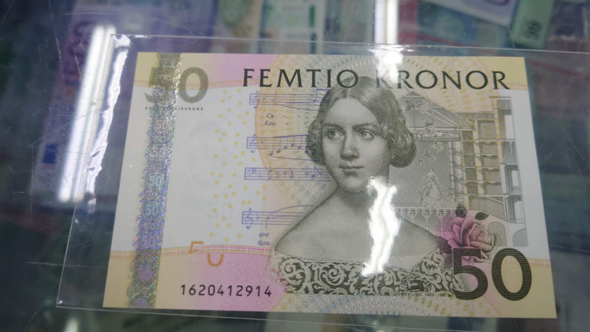 今晚八点半【囧羊收藏】精选微拍第38期暨2021年第二十九期 评级裸钞混合场 瑞典50克朗 夜莺再版 全新UNC尾号14