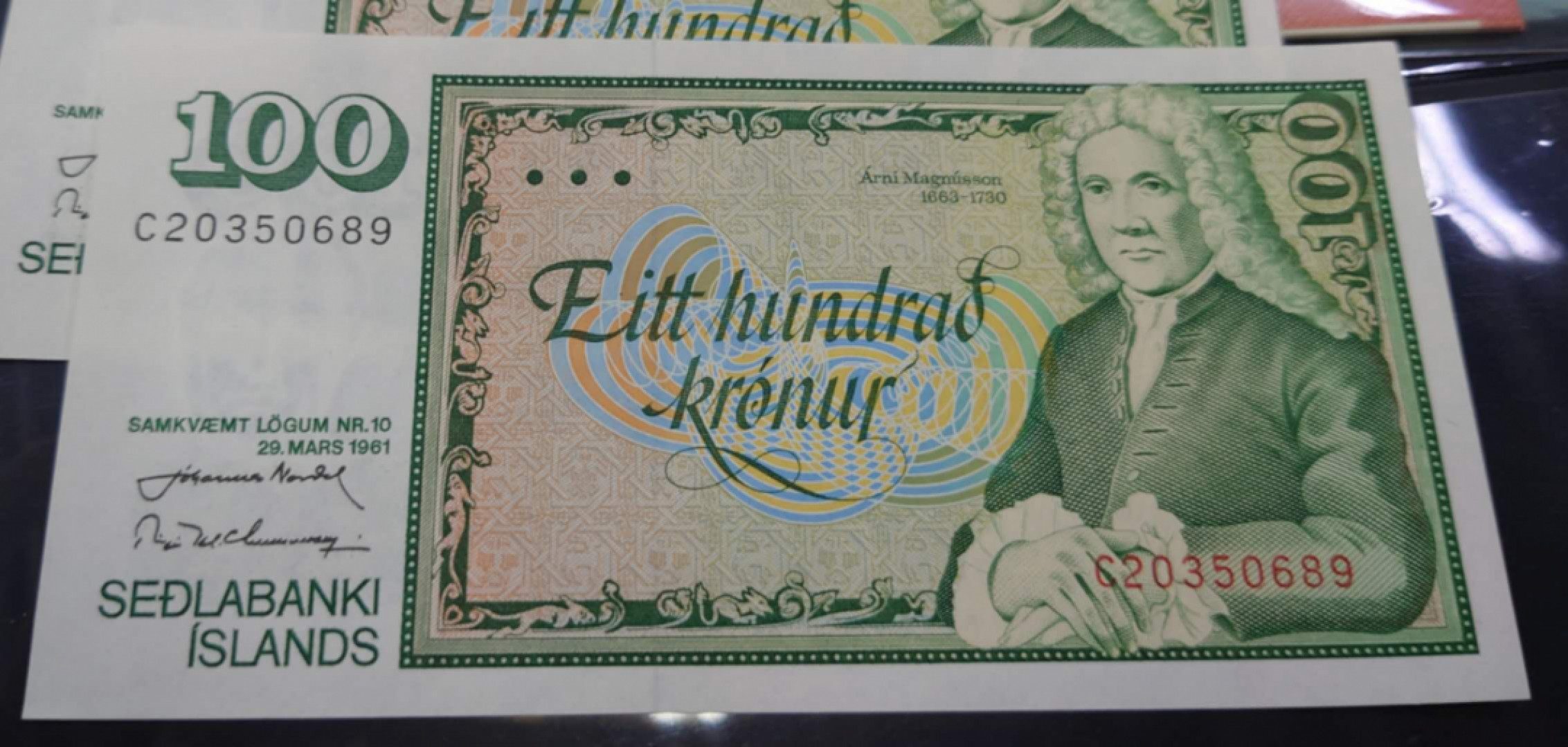 今晚八点半【囧羊收藏】精选微拍第38期暨2021年第二十九期 评级裸钞混合场 1961年冰岛100克朗 全新UNC无47