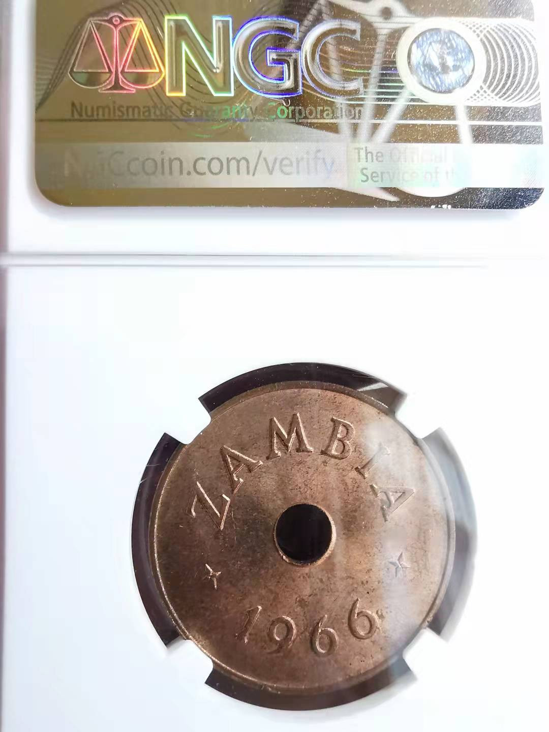 凡希社世界钱币副品交流自动拍⑤ 1966赞比亚中孔便士NGC-MS63RB