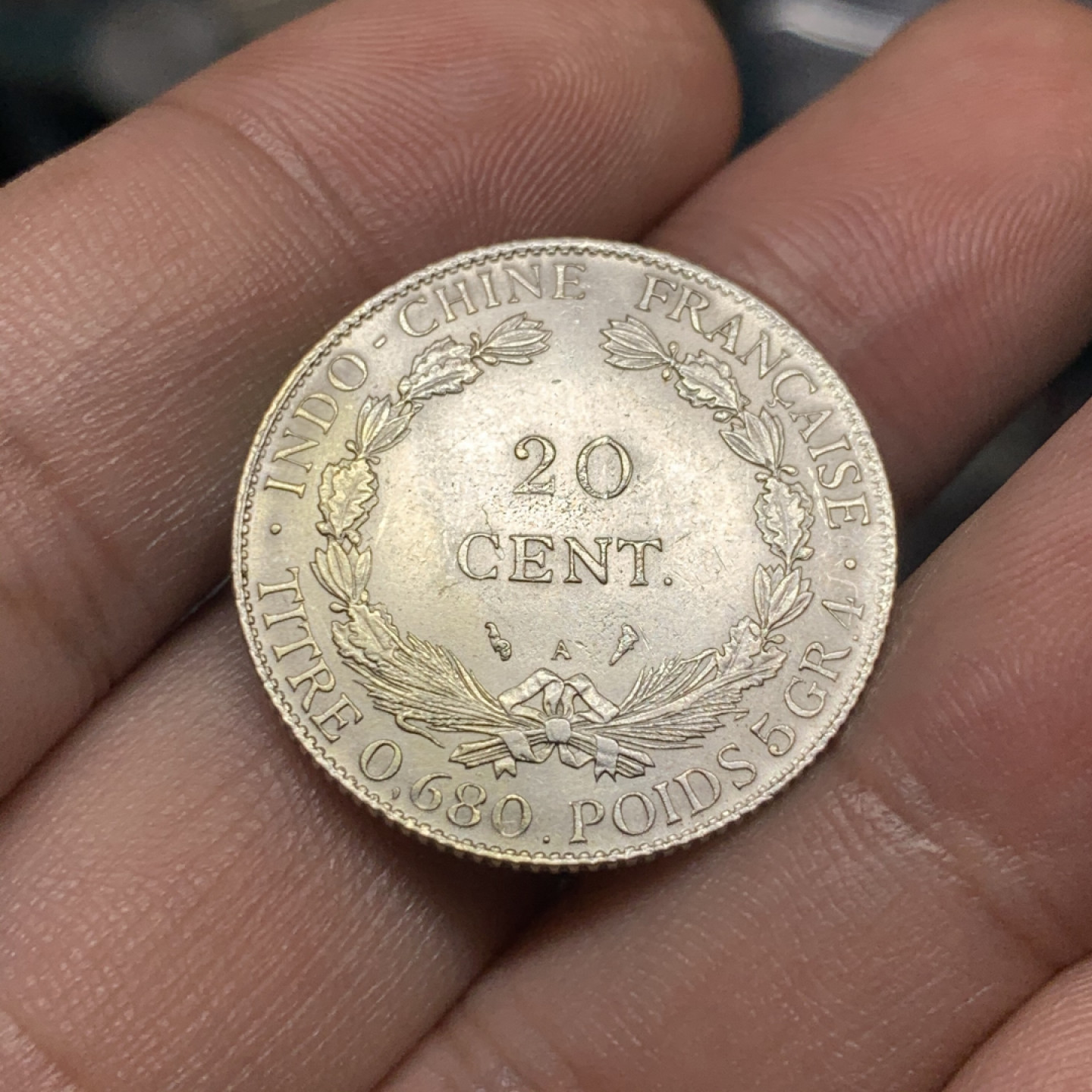 《竞宝斋》钱币微拍-第8场（不限金额顺丰包邮） 法属印度支那 坐洋1927年 20分 好品原光 银币 5.3g，26mm