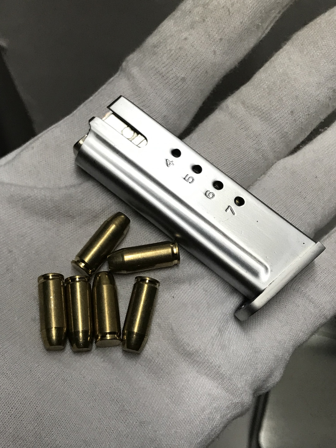 零元拍：合金帝国出品1:2.05沙漠之鹰全金属手枪模型，可分解，不可发射。全新。