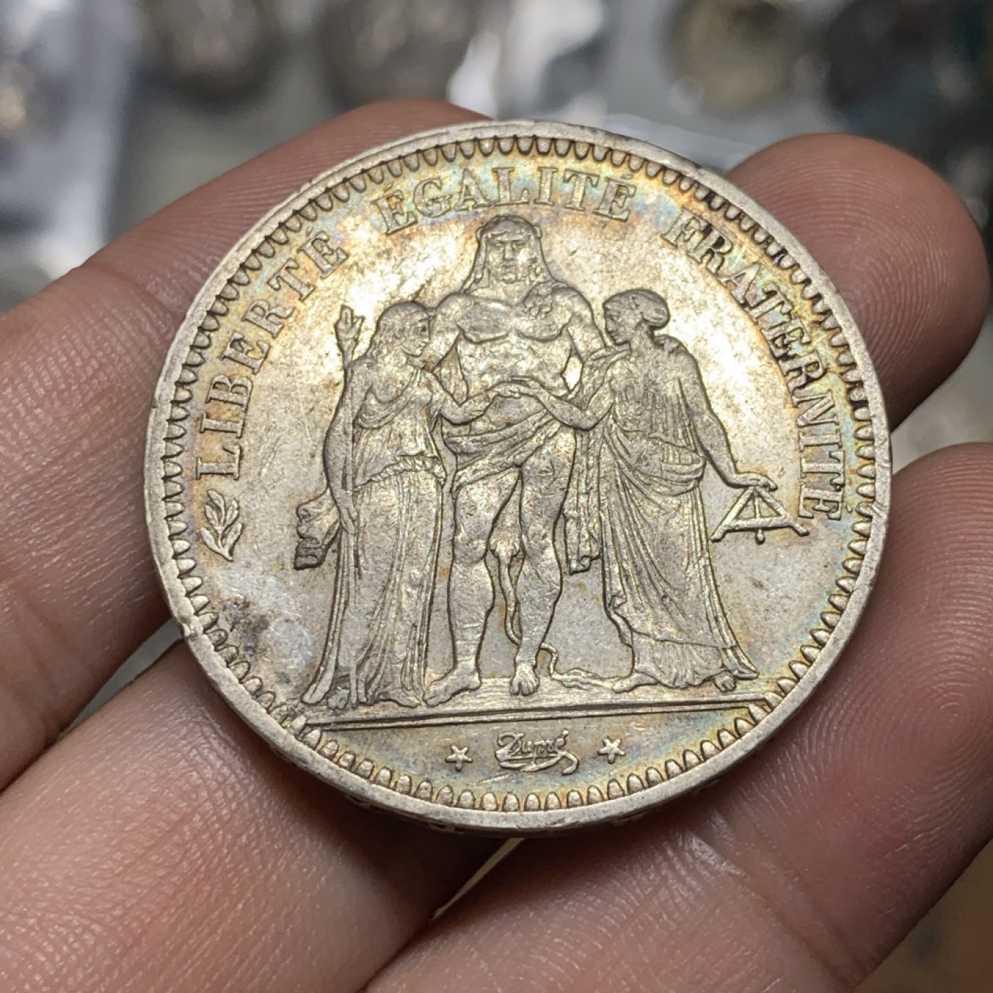 《竞宝斋》钱币微拍-第8场（不限金额顺丰包邮） 法国 1848年 大力神 5法郎 五彩包浆 好品银币25g，37.4mm  早期年份细节清晰的比较难得