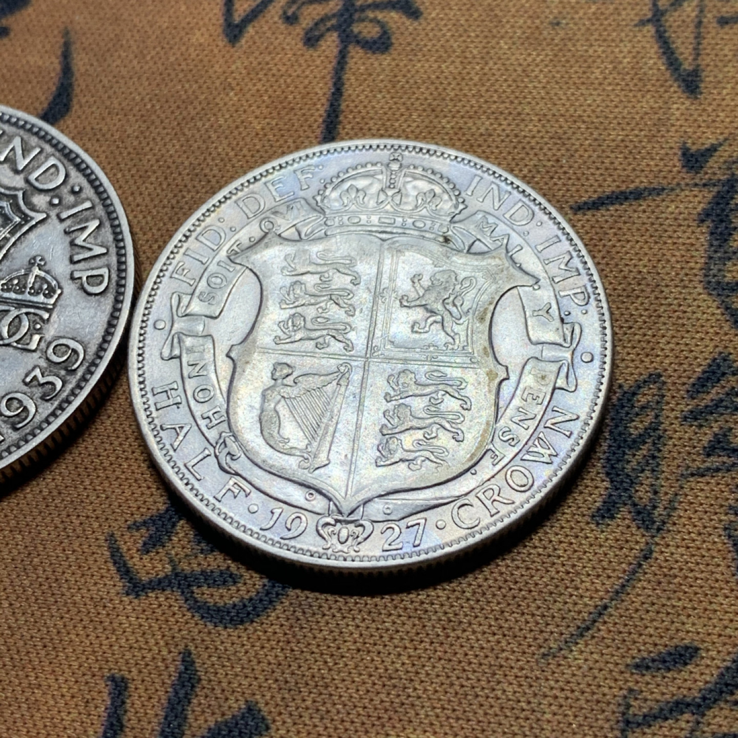 《竞宝斋》钱币微拍-第8场（不限金额顺丰包邮） 英国 乔五1927年 乔六1939年 1/2克朗 好品银币 单枚14.1g，32.1mm