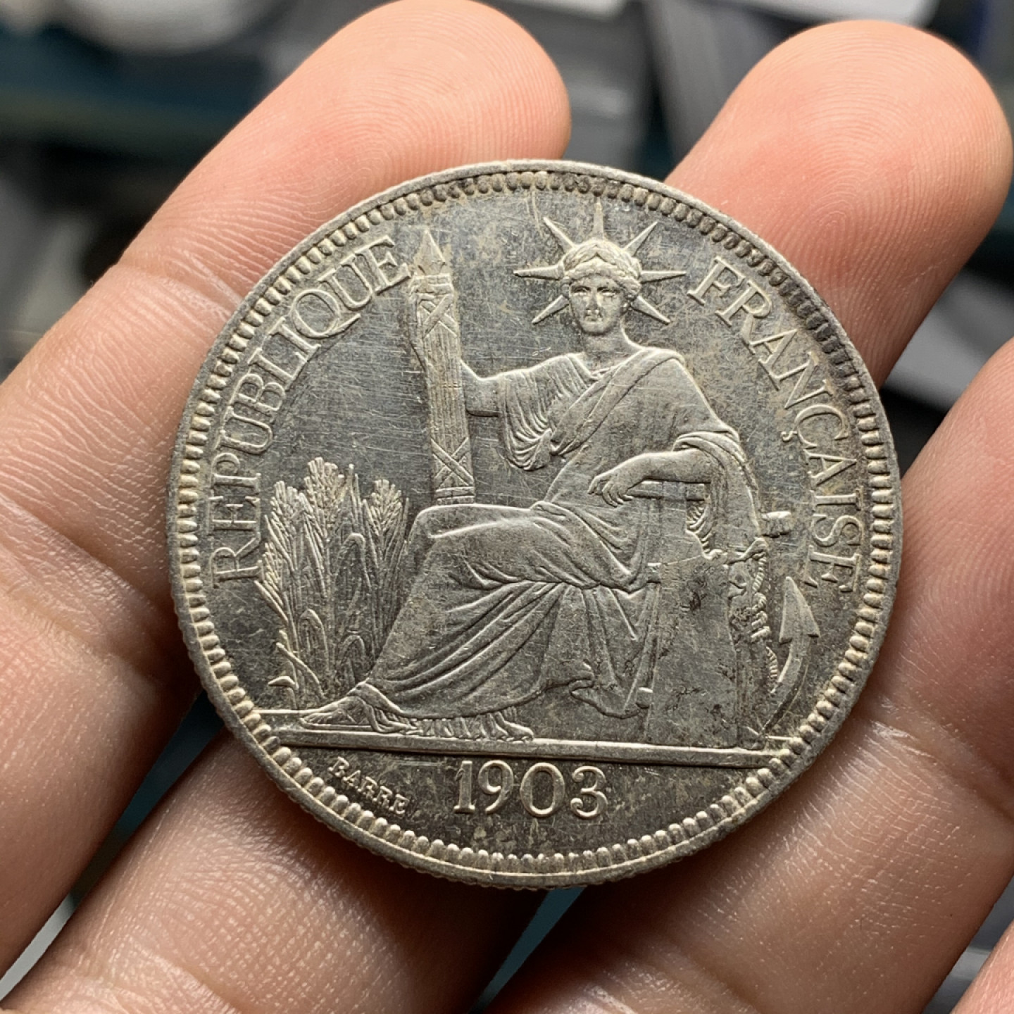 《竞宝斋》钱币微拍-第8场（不限金额顺丰包邮） 法属印度支那 坐洋1903年 1元 好品原光 银币 比较早期的年份 好品难找 27g，38.9mm