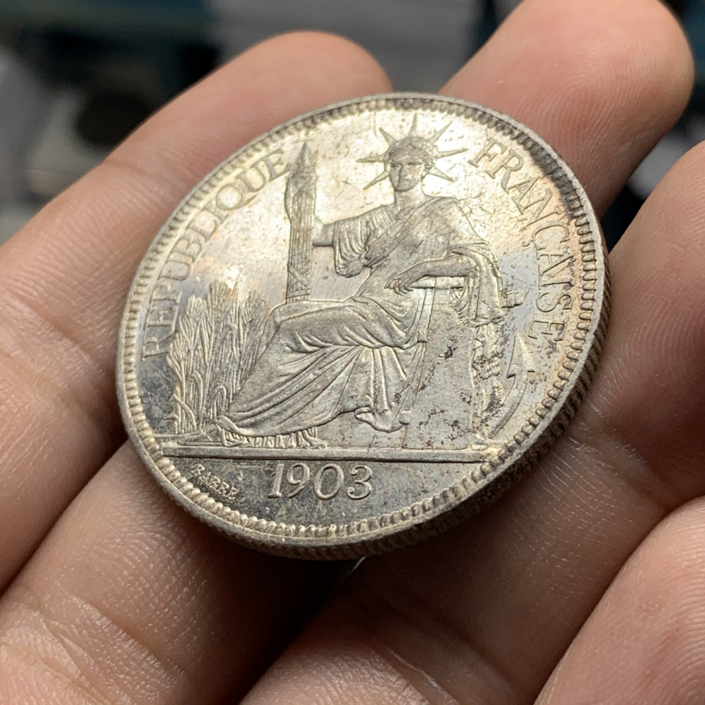 《竞宝斋》钱币微拍-第8场（不限金额顺丰包邮） 法属印度支那 坐洋1903年 1元 好品原光 银币 比较早期的年份 好品难找 27g，38.9mm